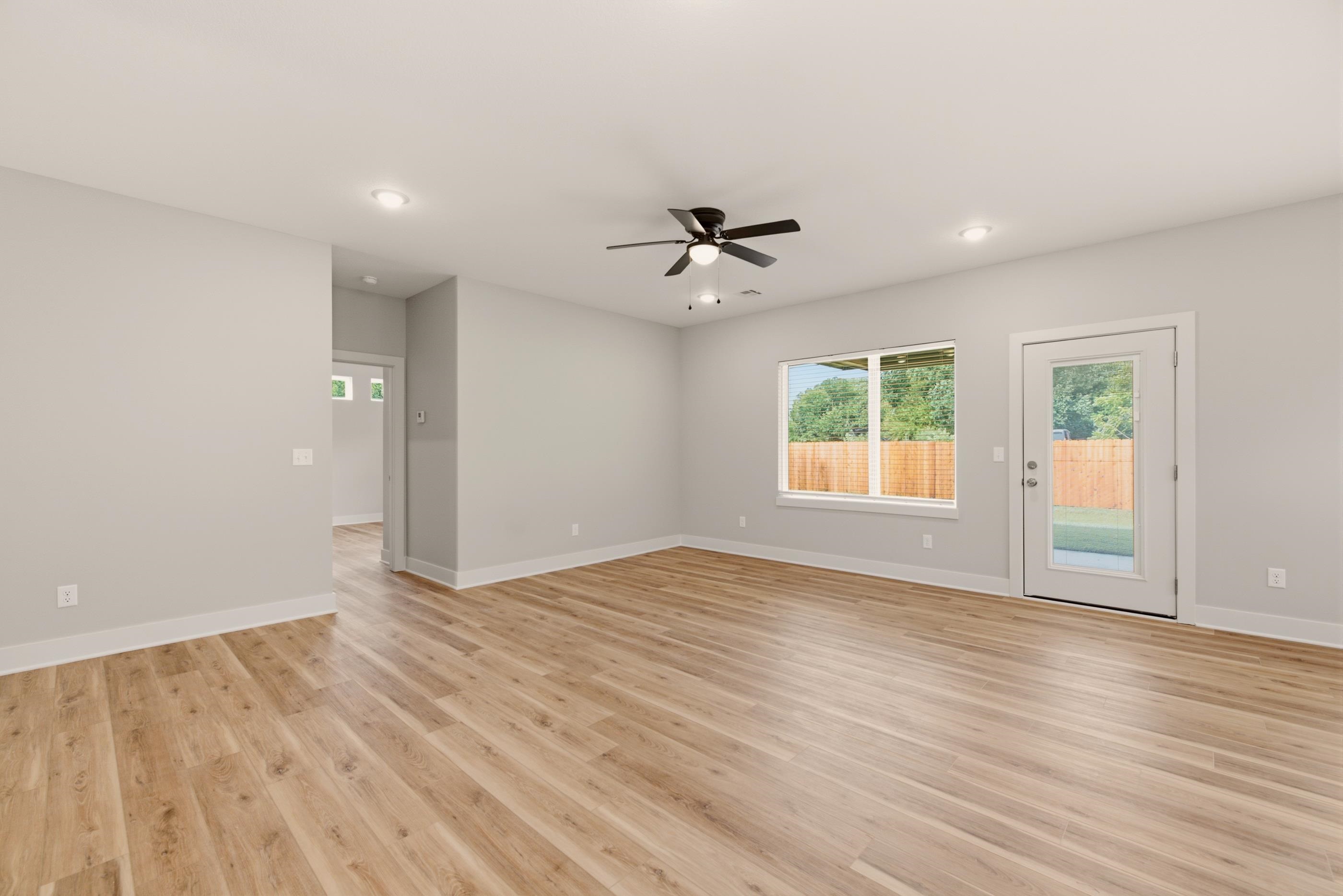 207 Tomahawk Property Photo 8