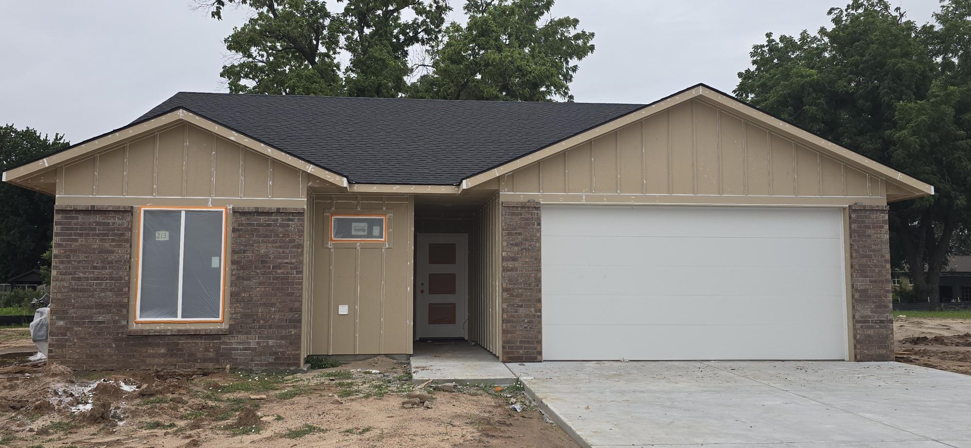 213 Tomahawk Property Photo 1