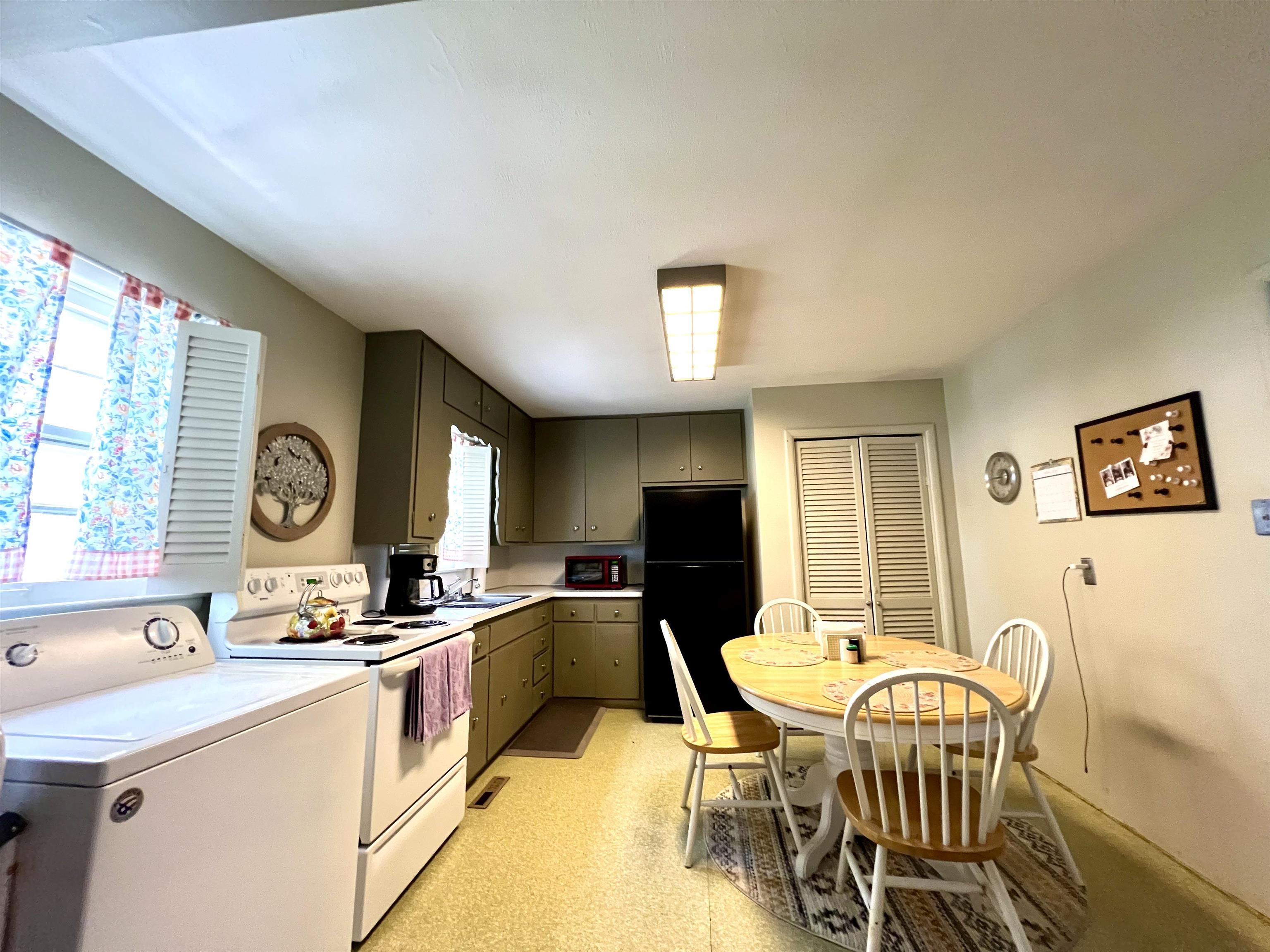 236 Random Rd Property Photo 6