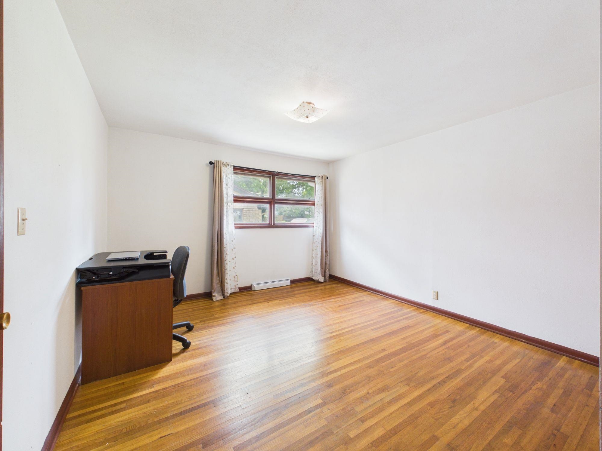 606 N Kansas Ave Property Photo 16