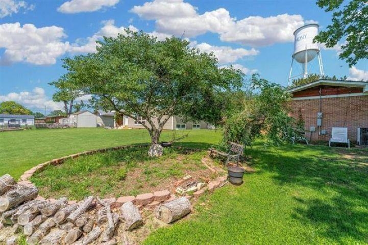 606 N Kansas Ave Property Photo 24