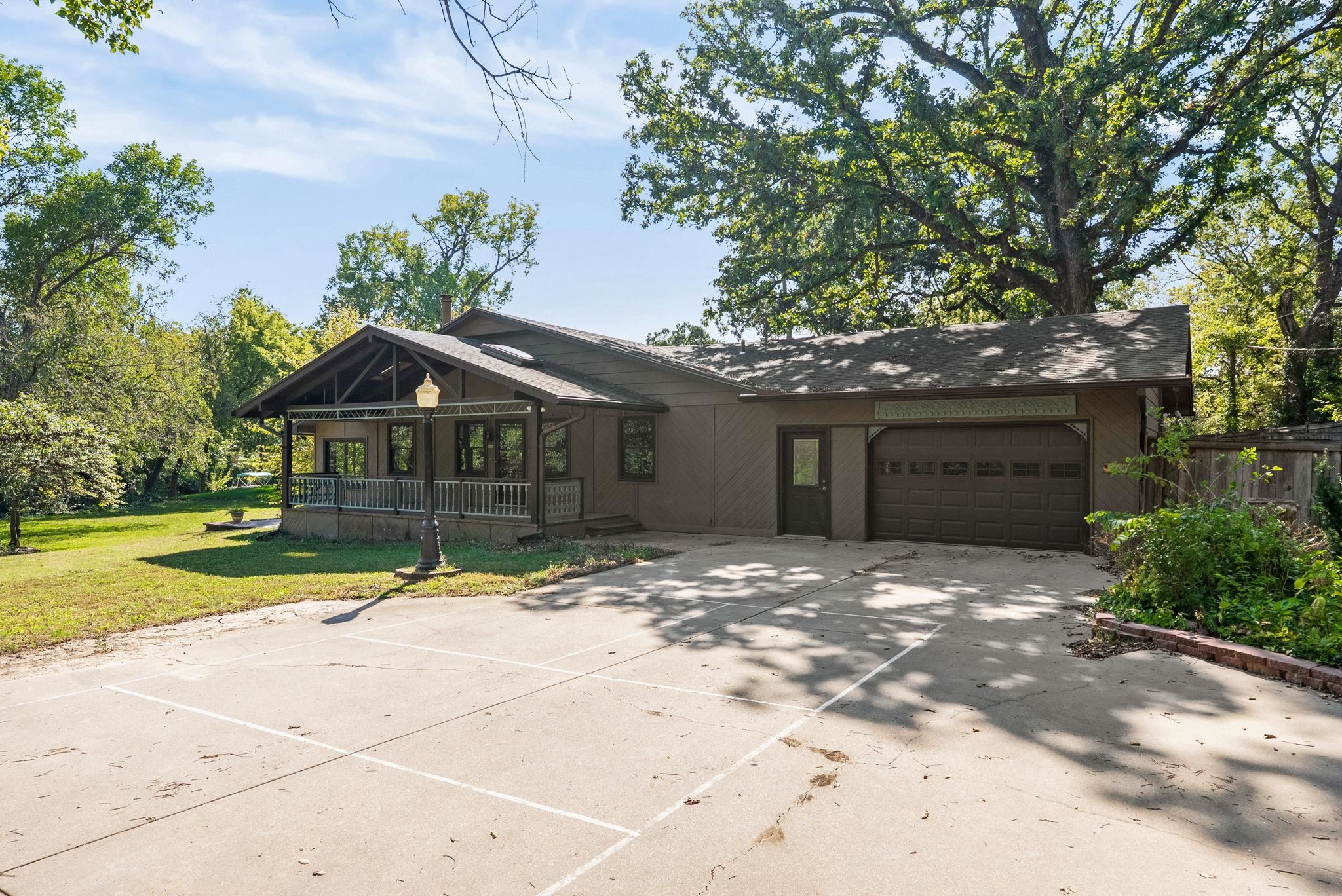 12707 Sw Chisholm Trail Property Photo 1