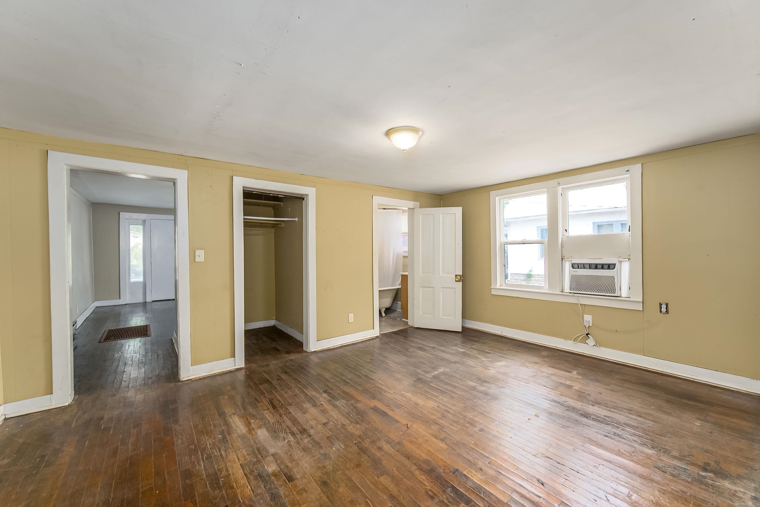 914 N High St Property Photo 6