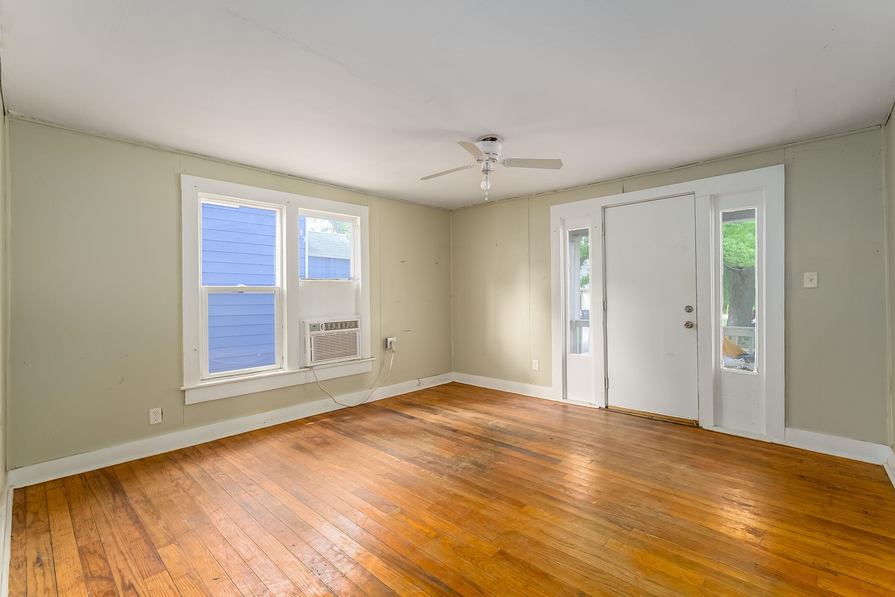 914 N High St Property Photo 12