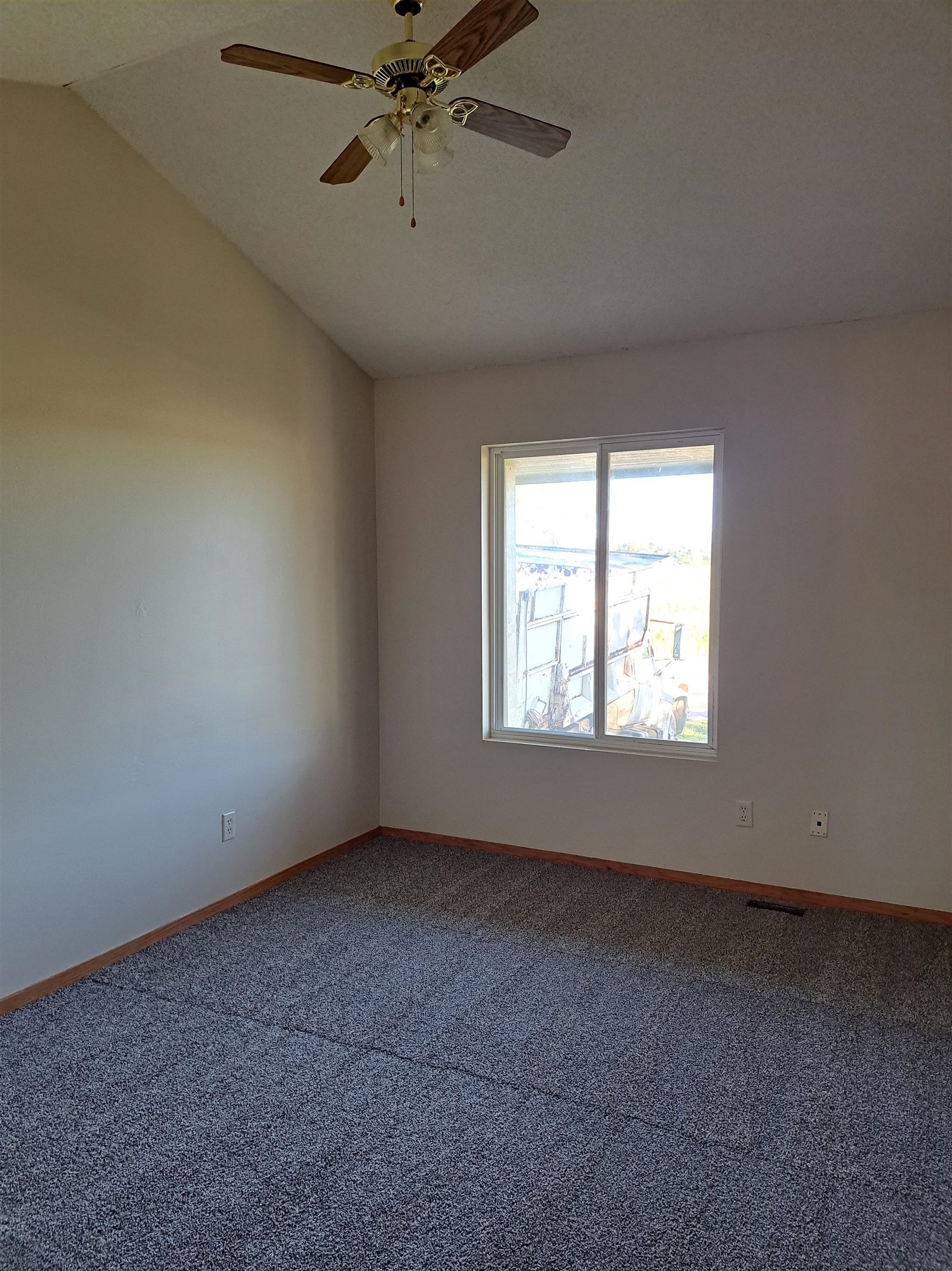 235 W Wood Ave Property Photo 16