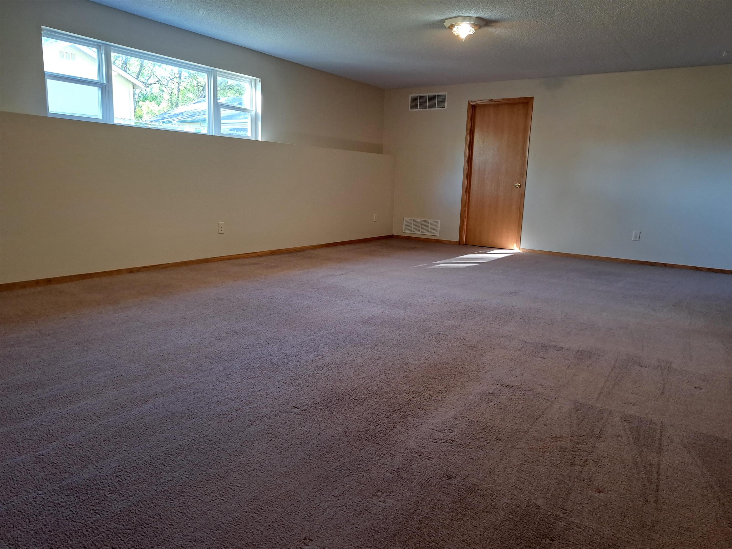 235 W Wood Ave Property Photo 17