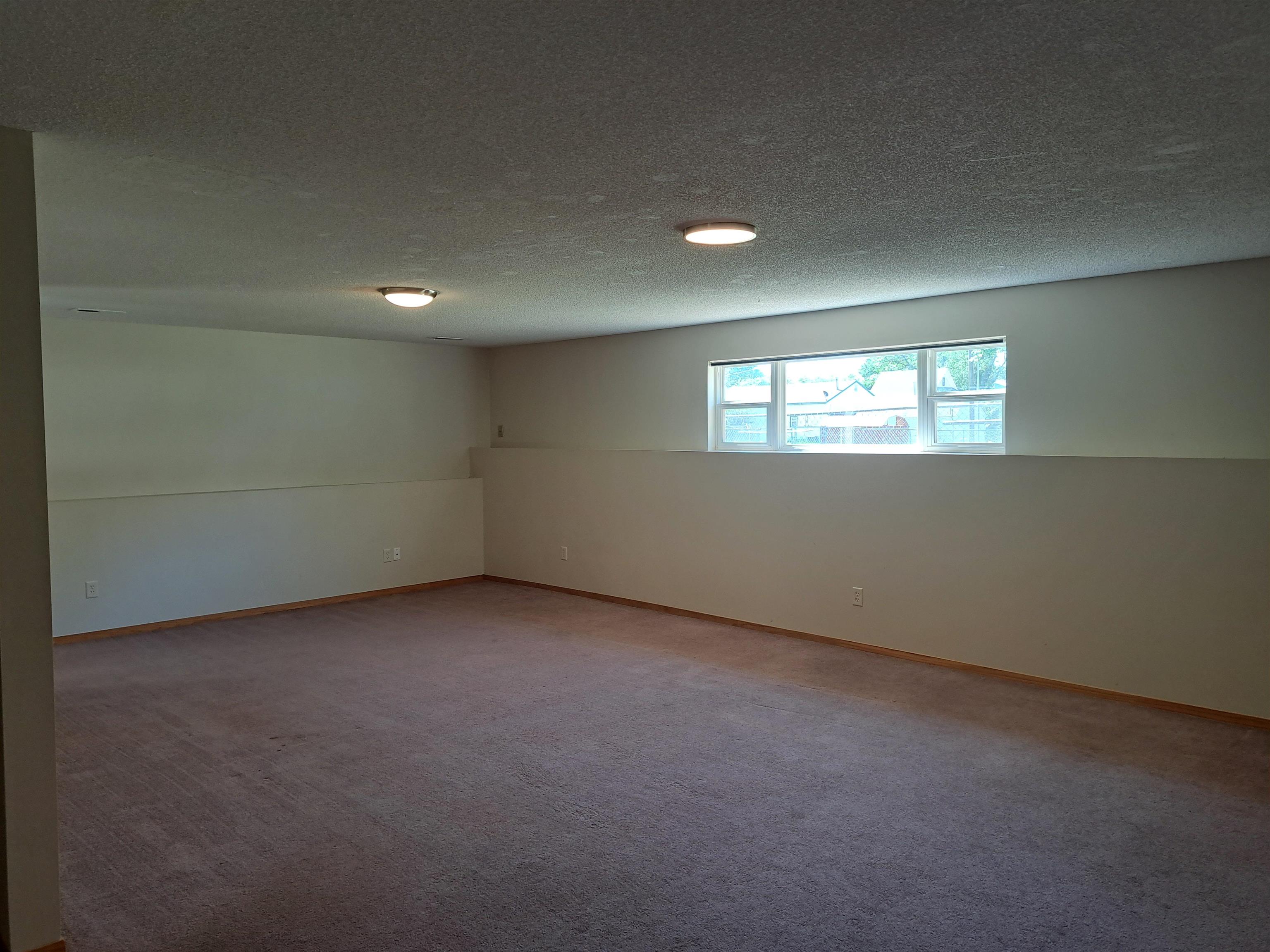 235 W Wood Ave Property Photo 19