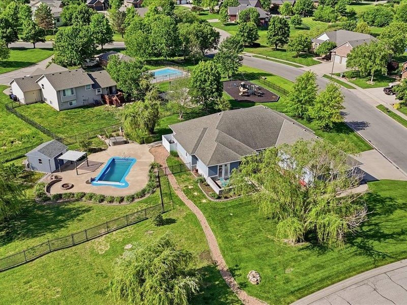 601 Stone Lake Circle Property Photo 4