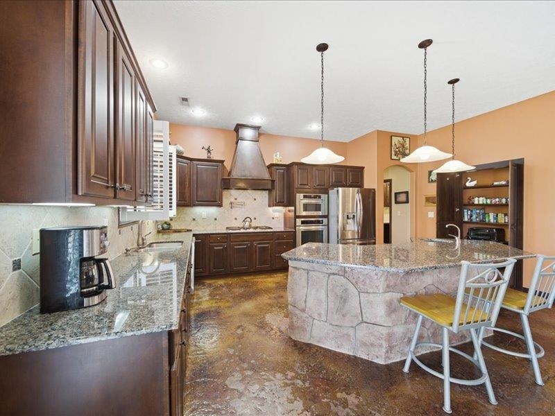 601 Stone Lake Circle Property Photo 10
