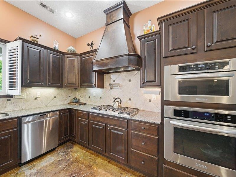 601 Stone Lake Circle Property Photo 15