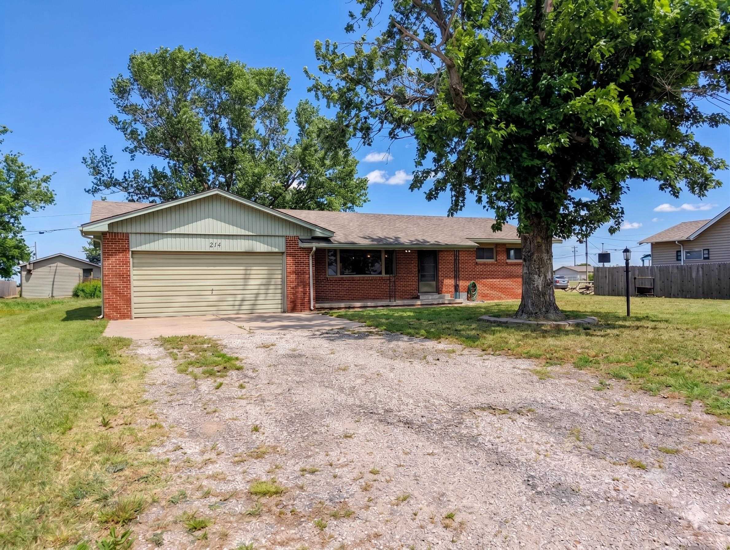 214 N Sedgwick Property Photo 1