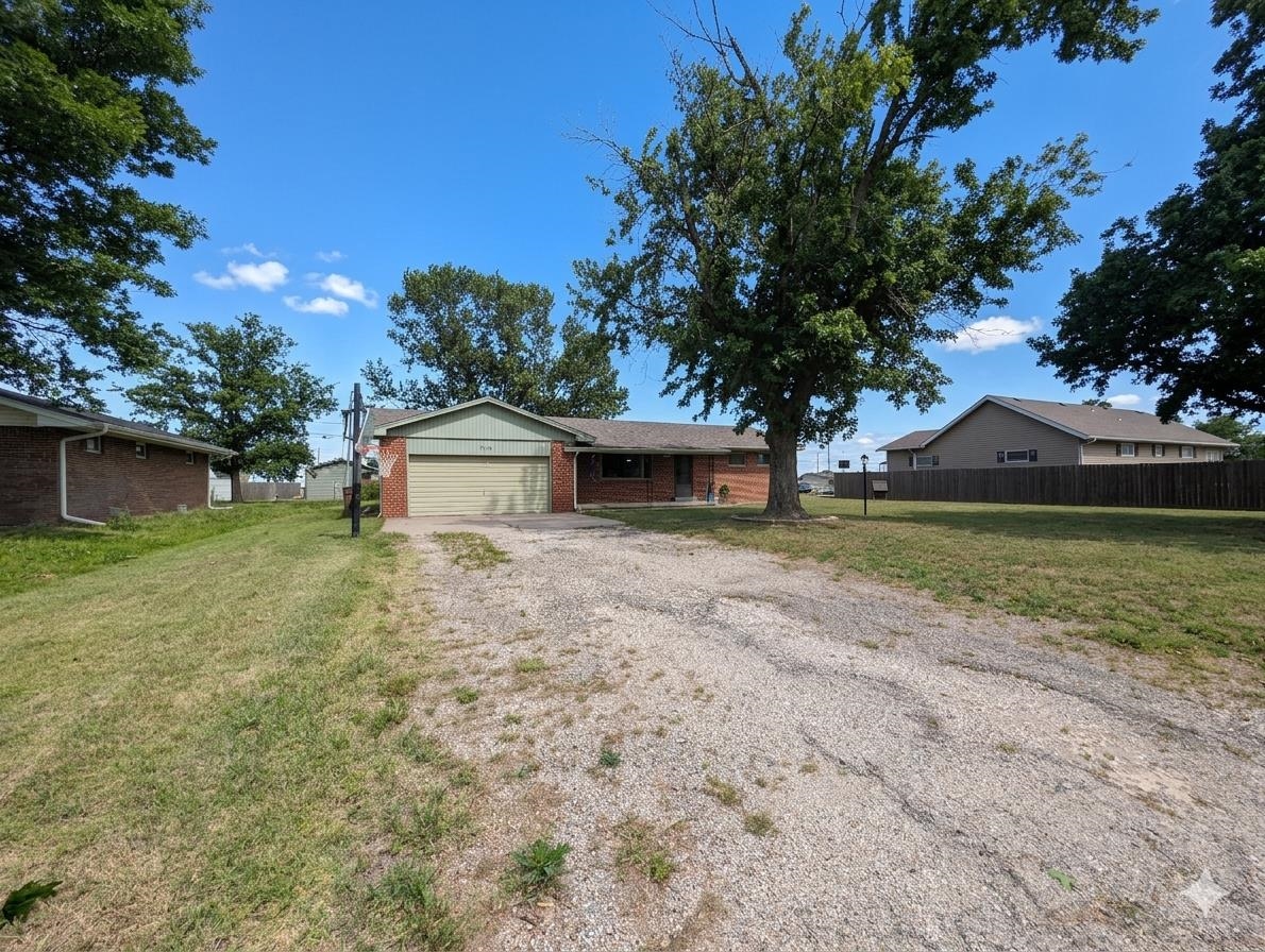 214 N Sedgwick Property Photo 2