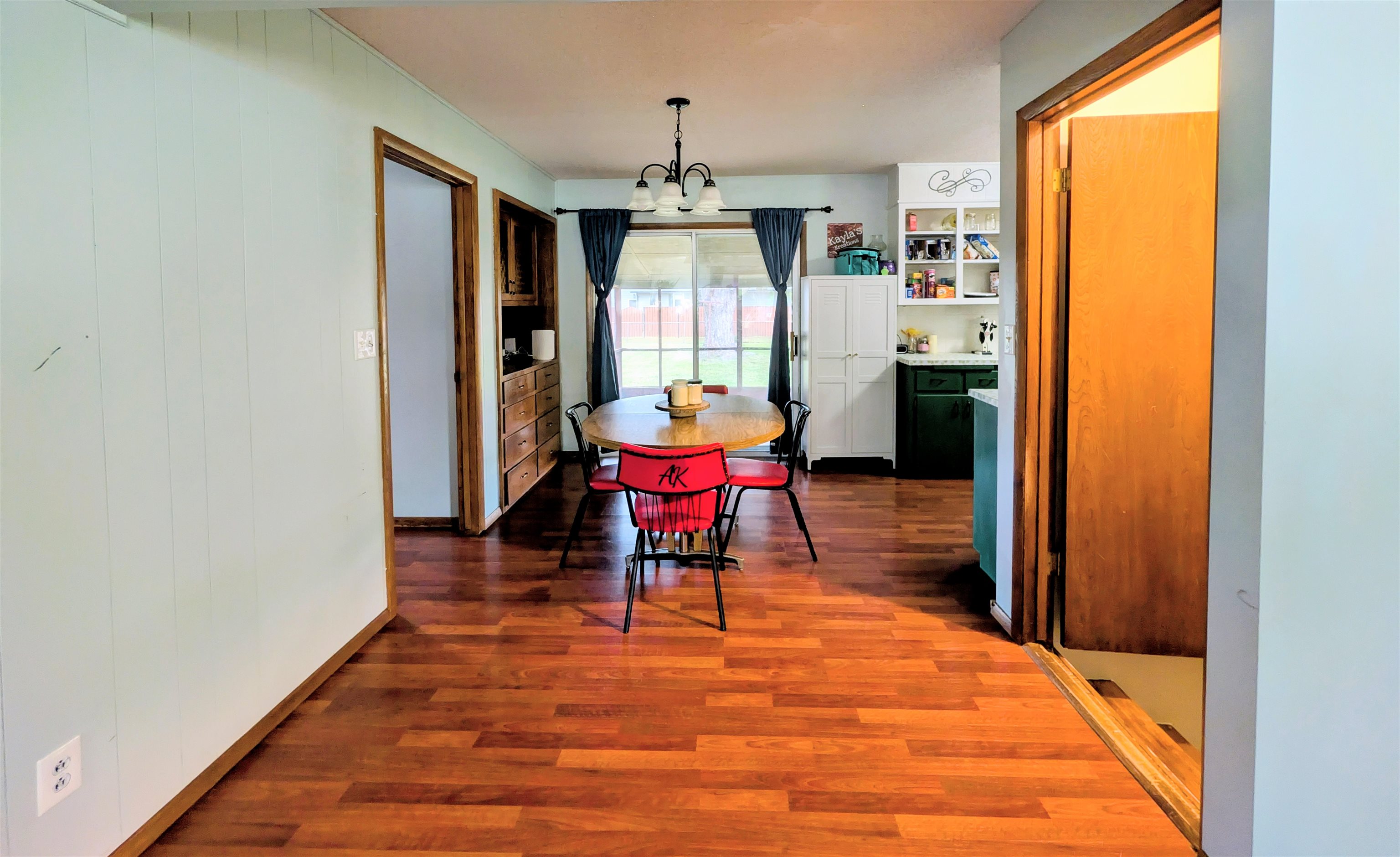 214 N Sedgwick Property Photo 9