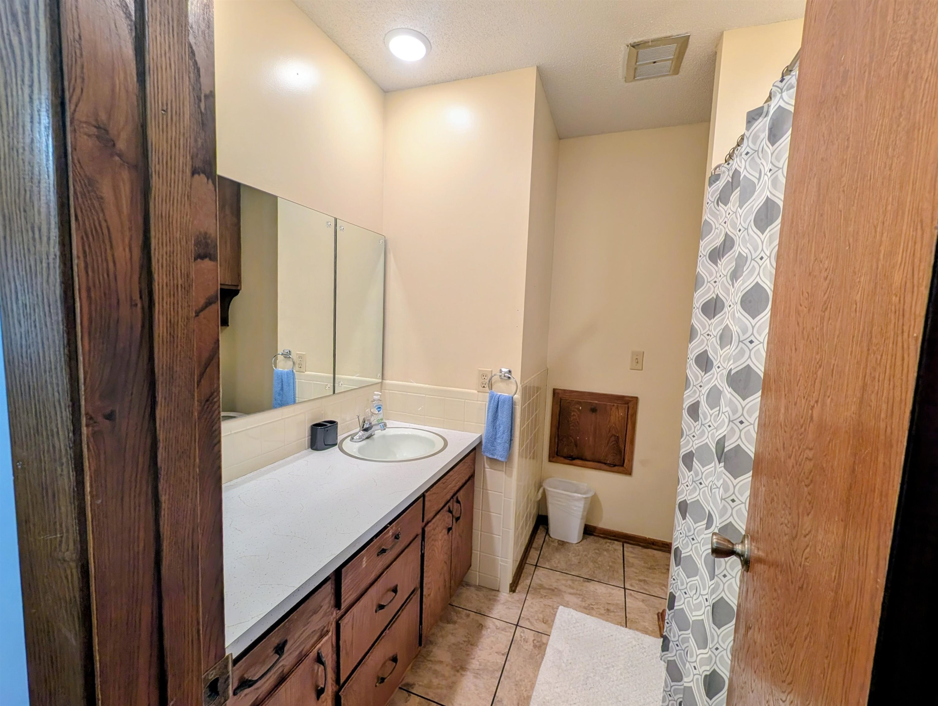 214 N Sedgwick Property Photo 11