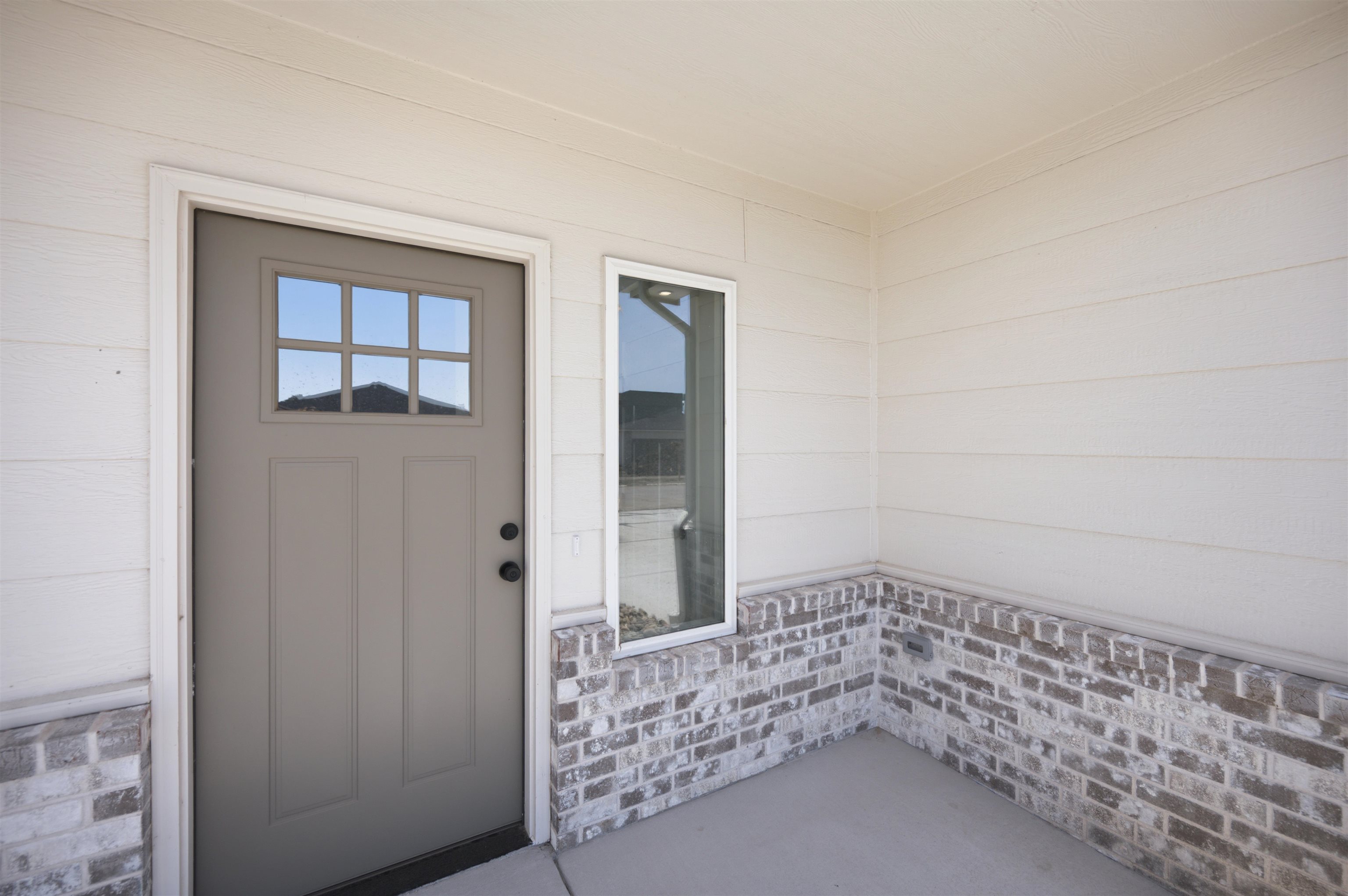 119-121 N Mendocino Ct Property Photo 6