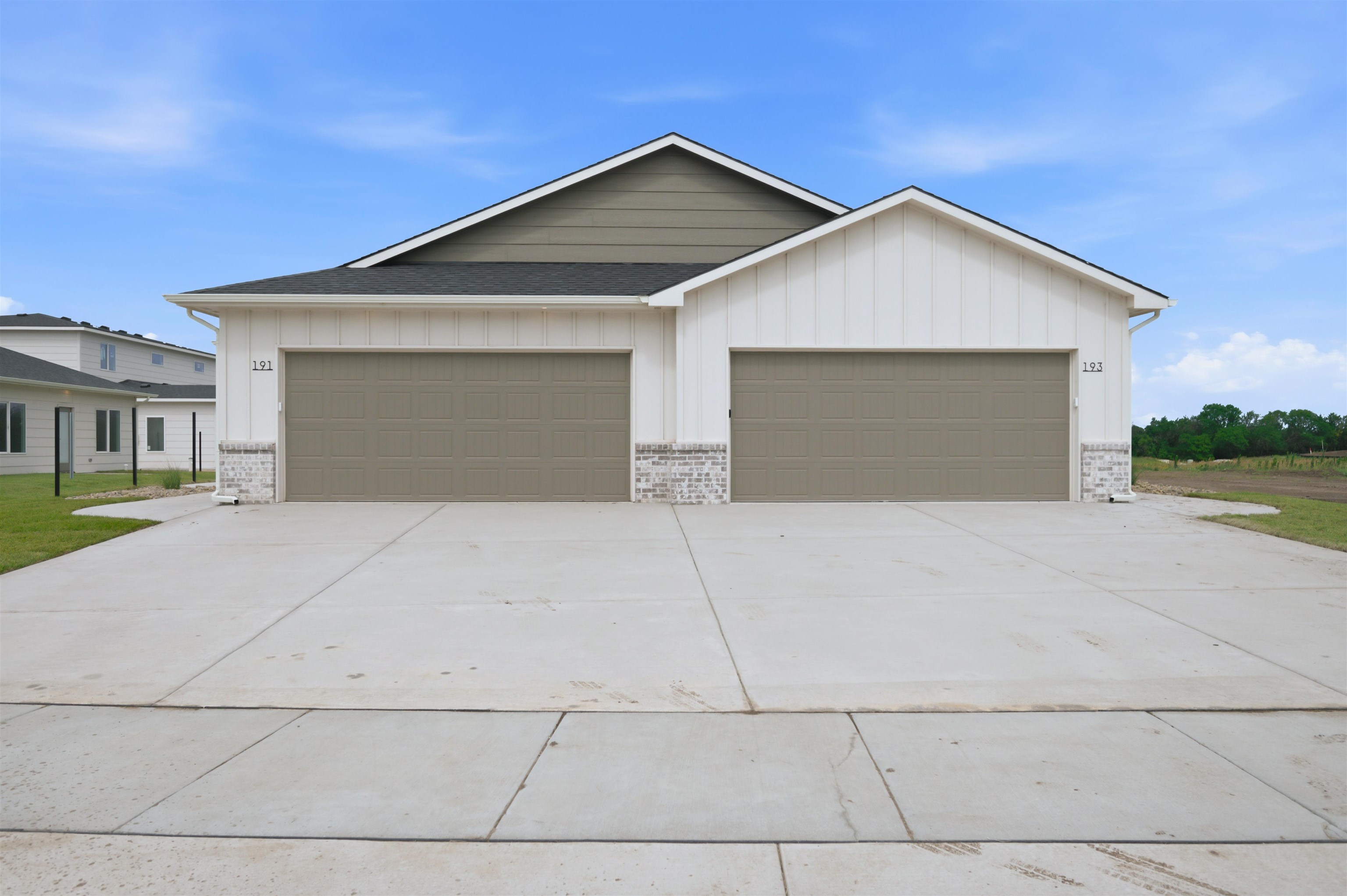 191 N Mendocino Ct Property Photo 2