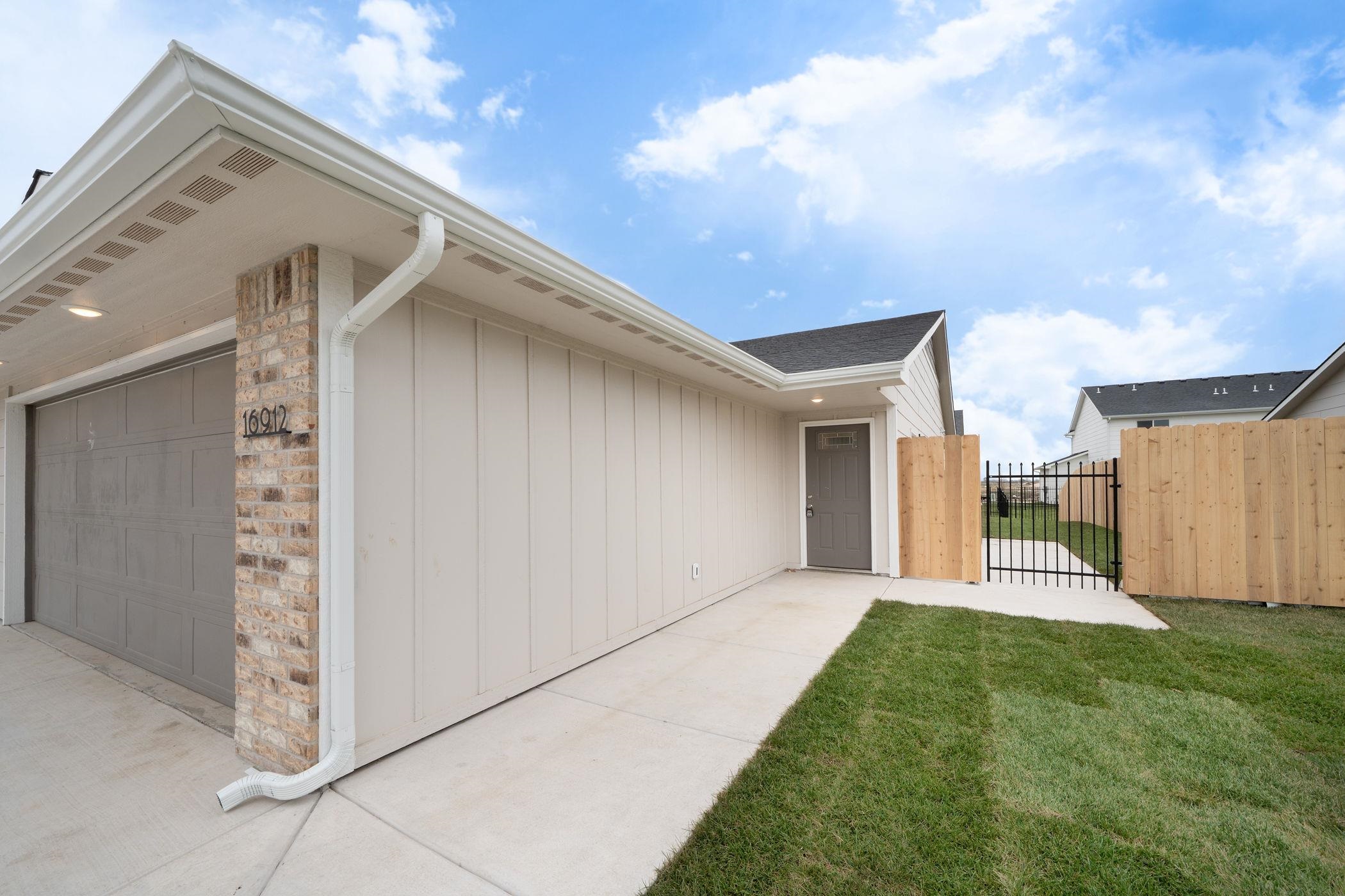 16802 W Lawson Property Photo 2