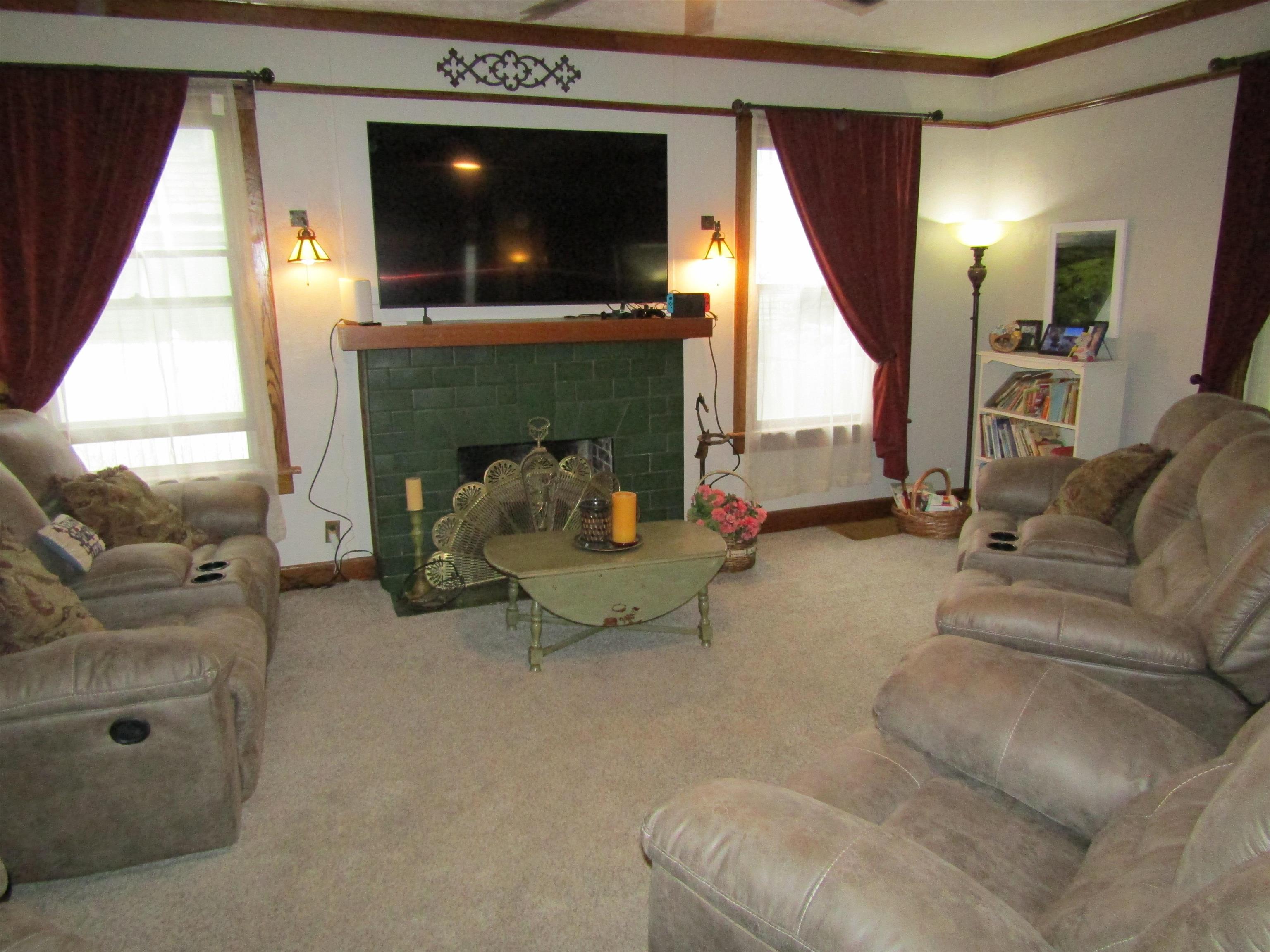 129 S 10th St. Property Photo 11