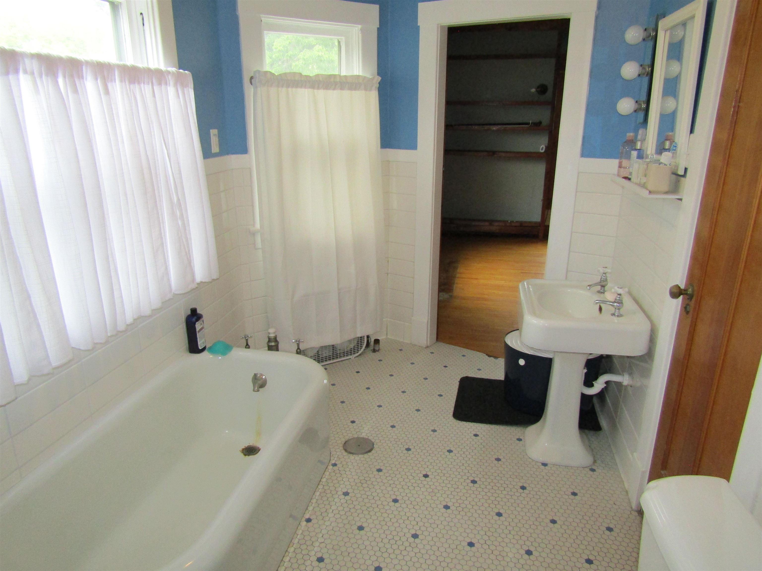 129 S 10th St. Property Photo 26