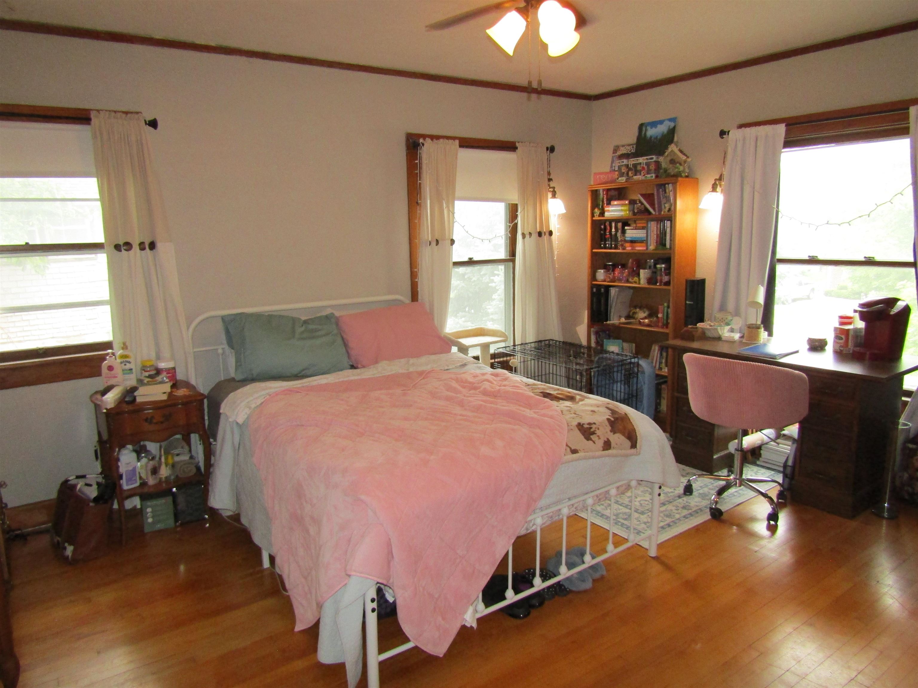 129 S 10th St. Property Photo 28