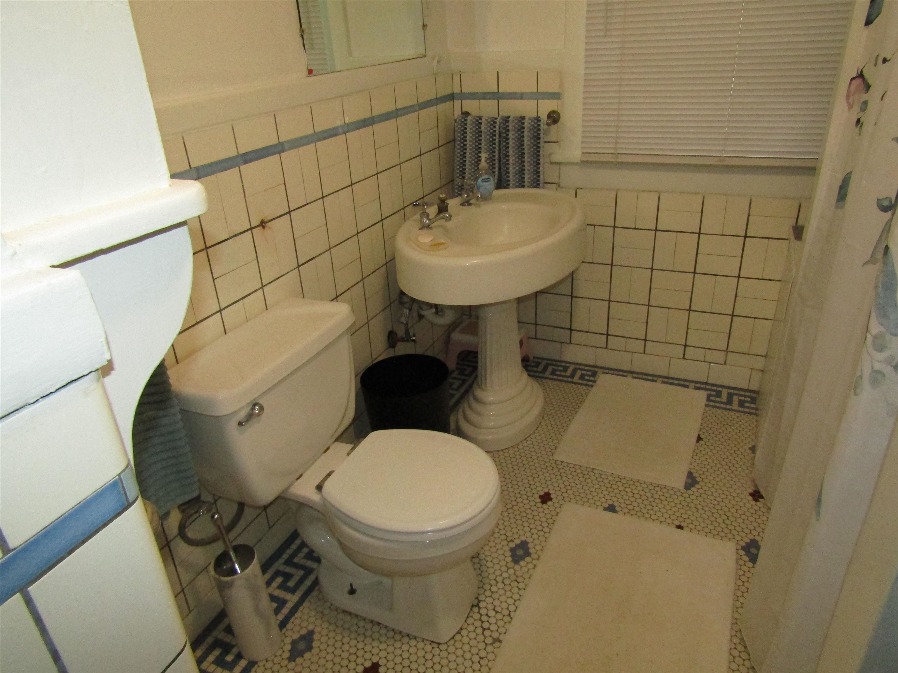 129 S 10th St. Property Photo 32