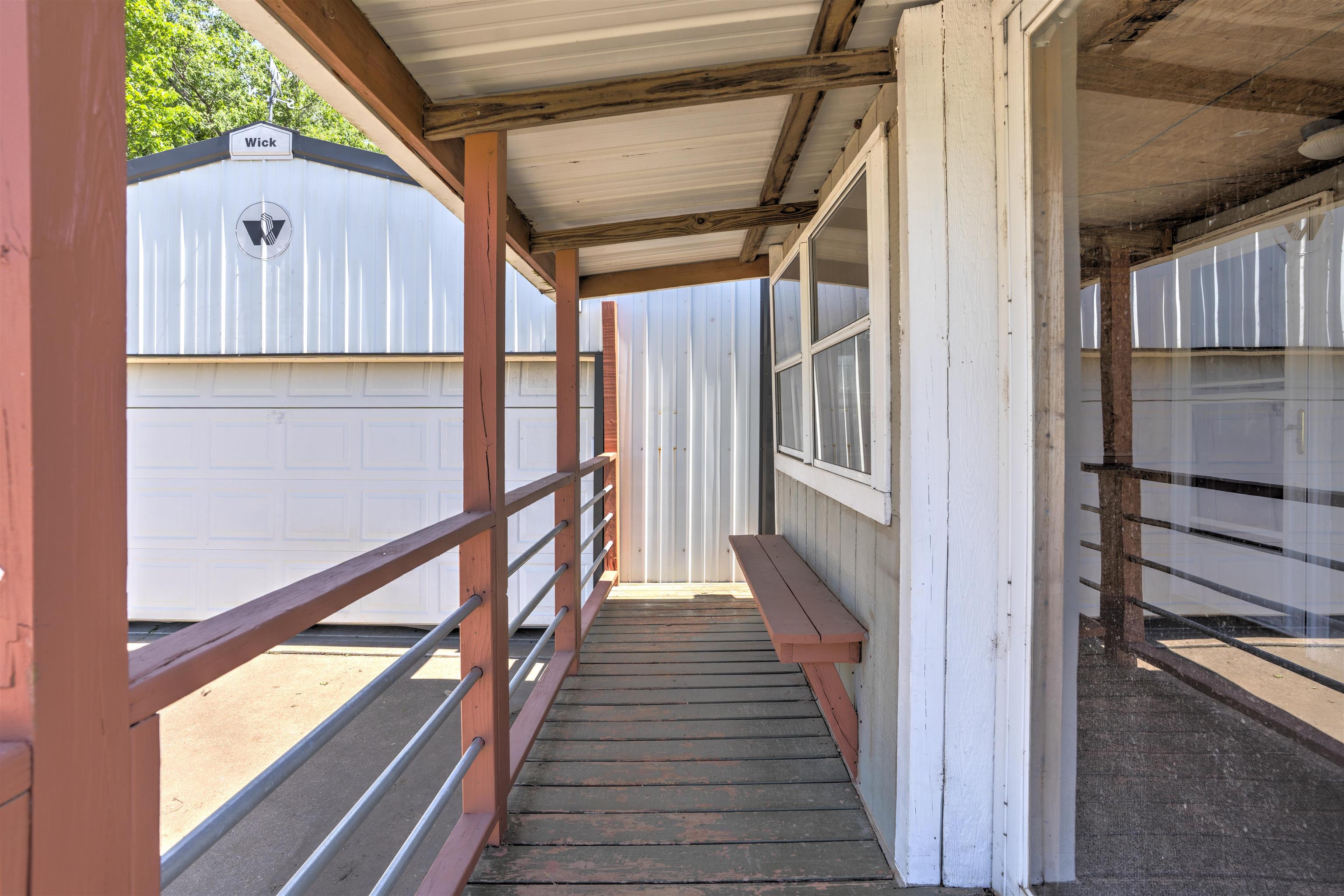 33017 77th Rd. Property Photo 5
