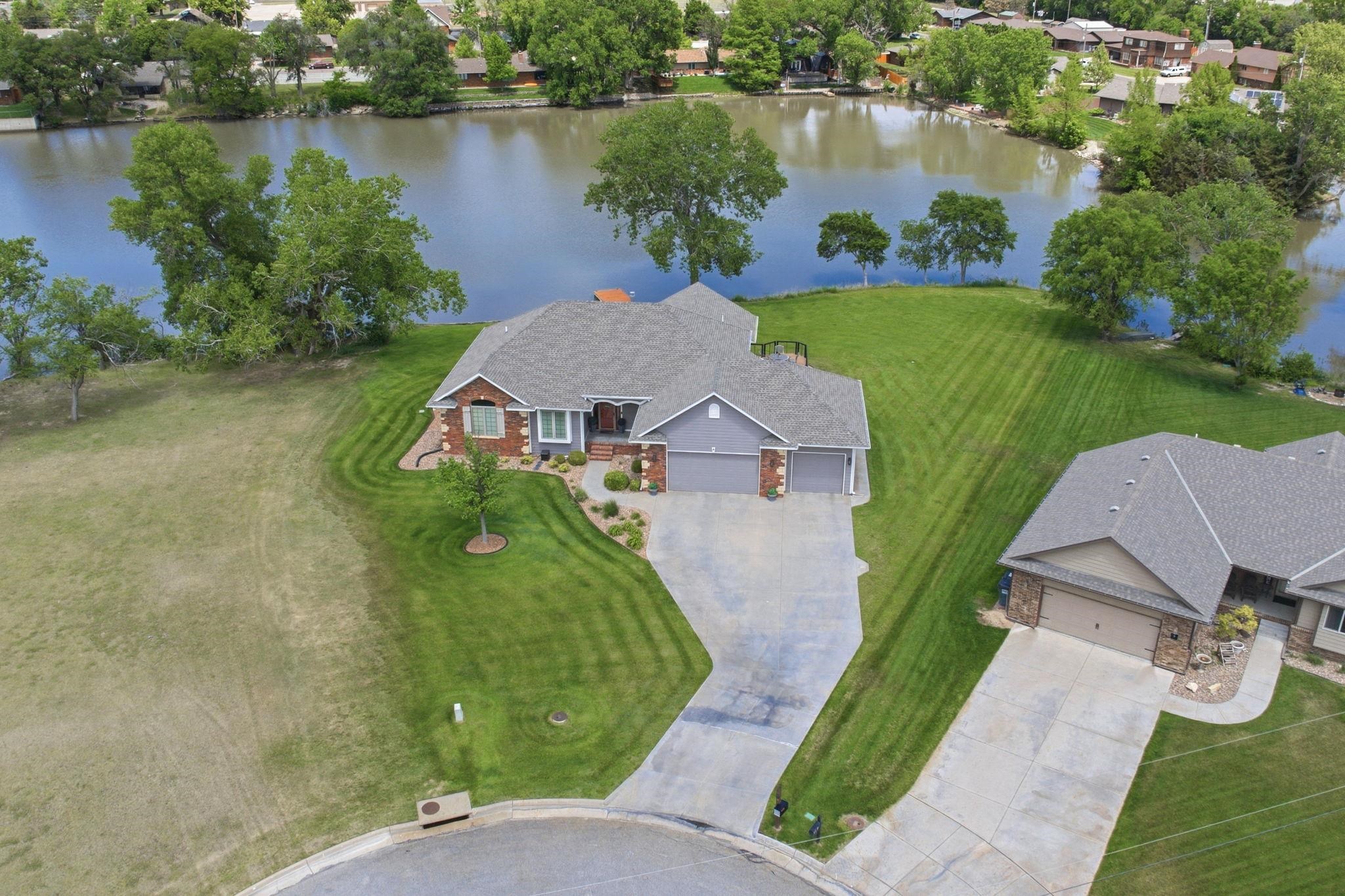 4 Waterbrook Terrace Property Photo 2