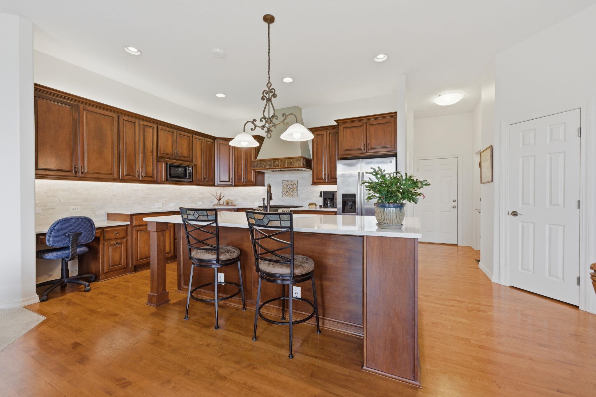 2133 W Harborlight Property Photo 9