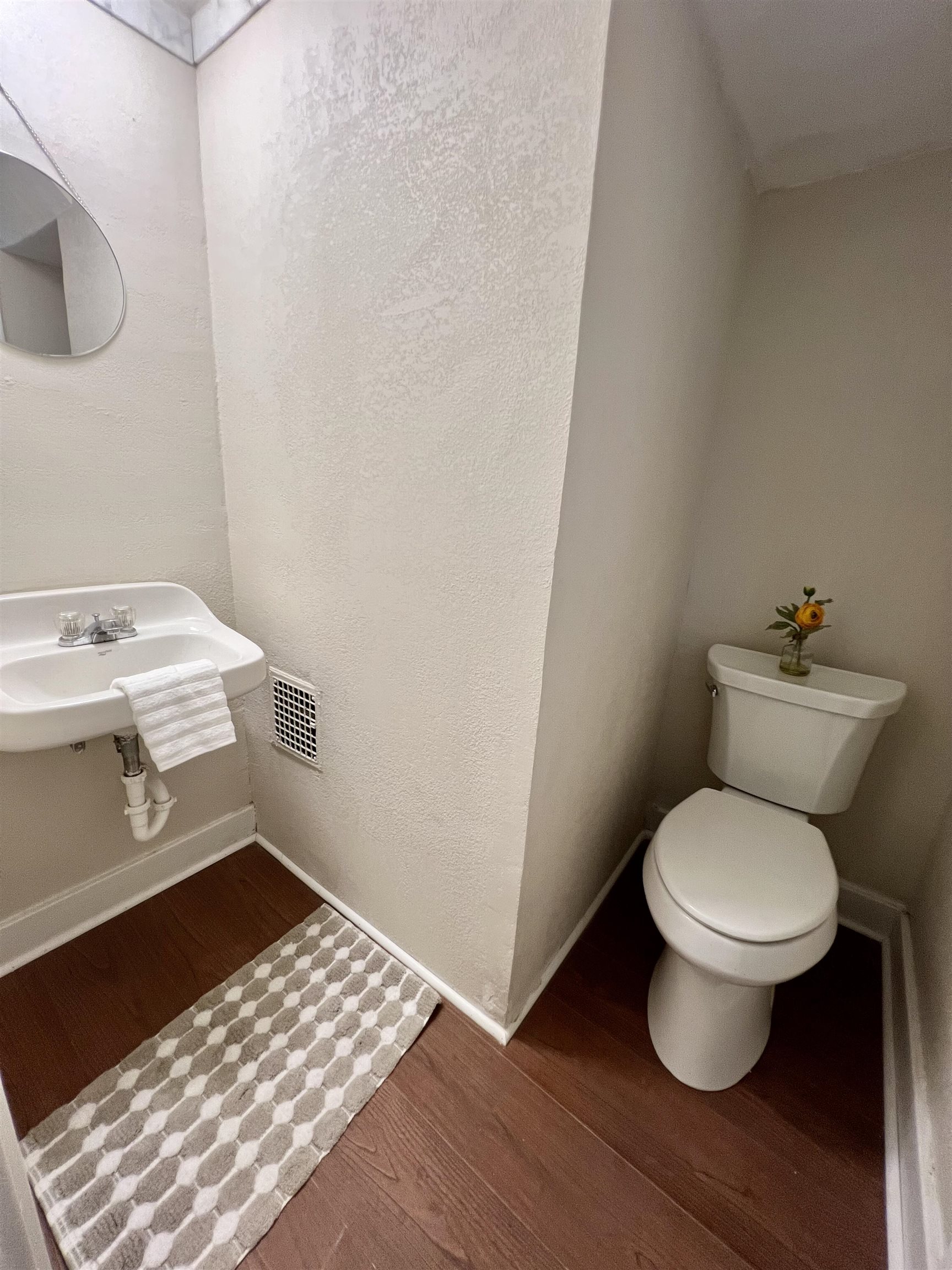 215 N 3rd Property Photo 17
