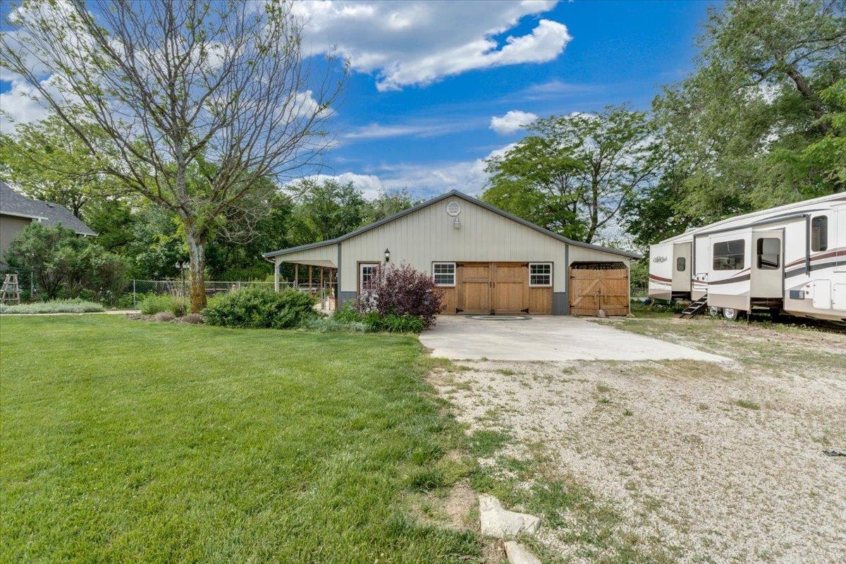 521 E Whispering Meadows Property Photo 31
