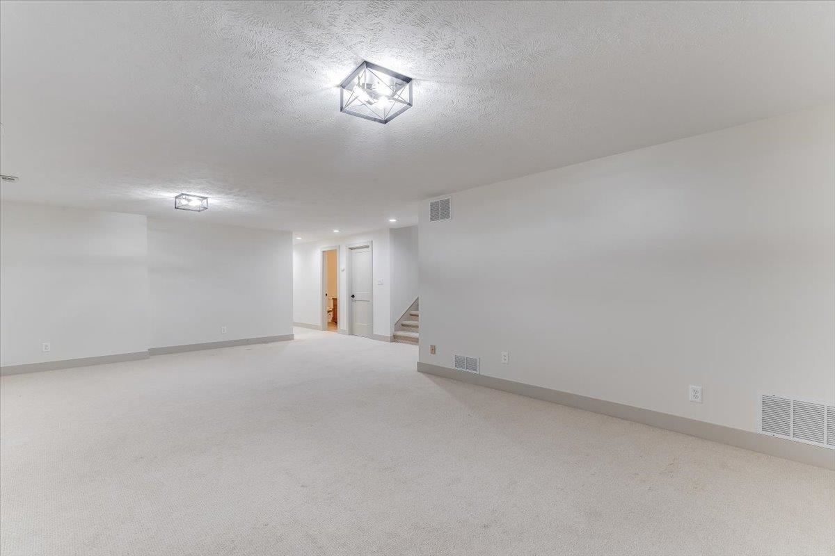 5 N Sandalwood St Property Photo 25