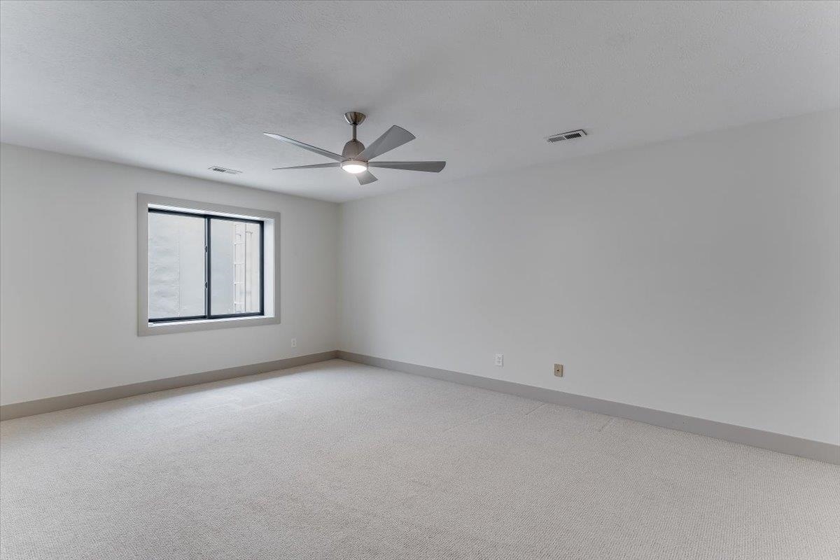 5 N Sandalwood St Property Photo 27