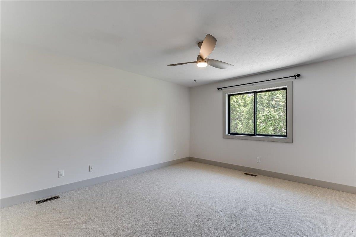 5 N Sandalwood St Property Photo 31