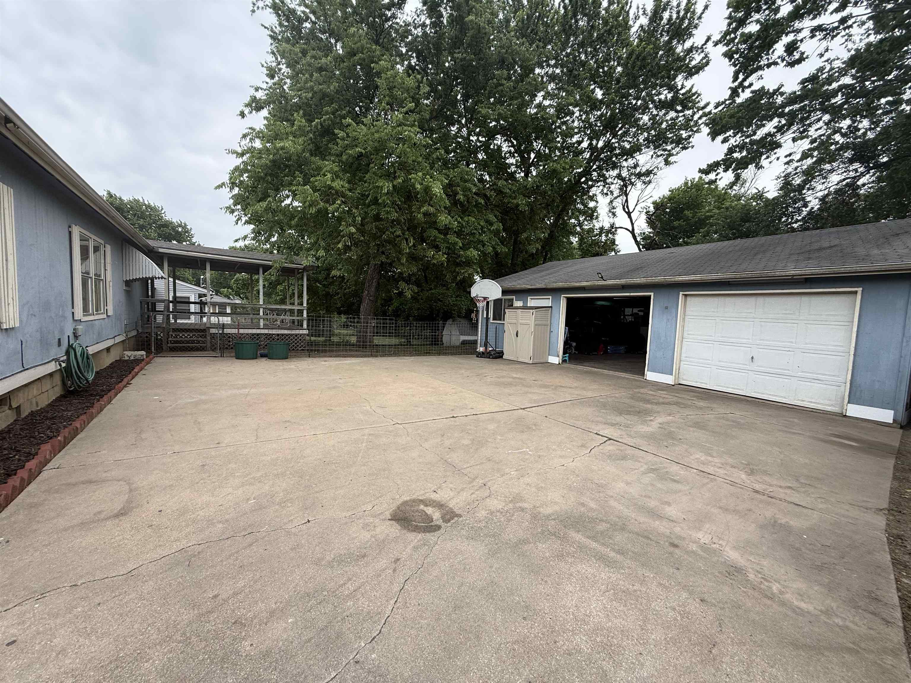 1509 W Ash Ave Property Photo 4