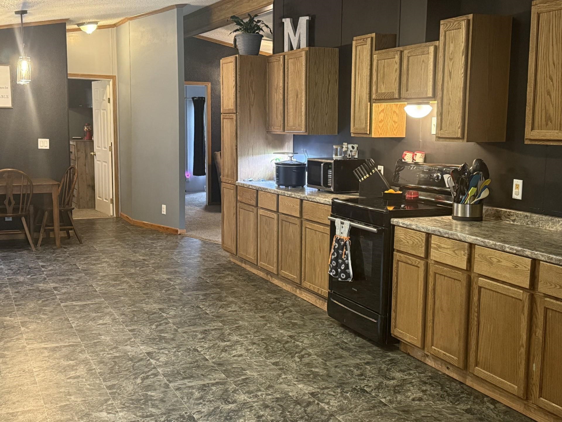 1509 W Ash Ave Property Photo 8
