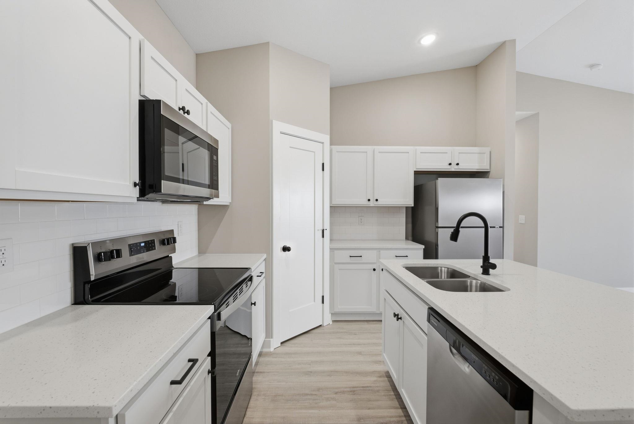 12827/12829 E Blake St. Property Photo 6
