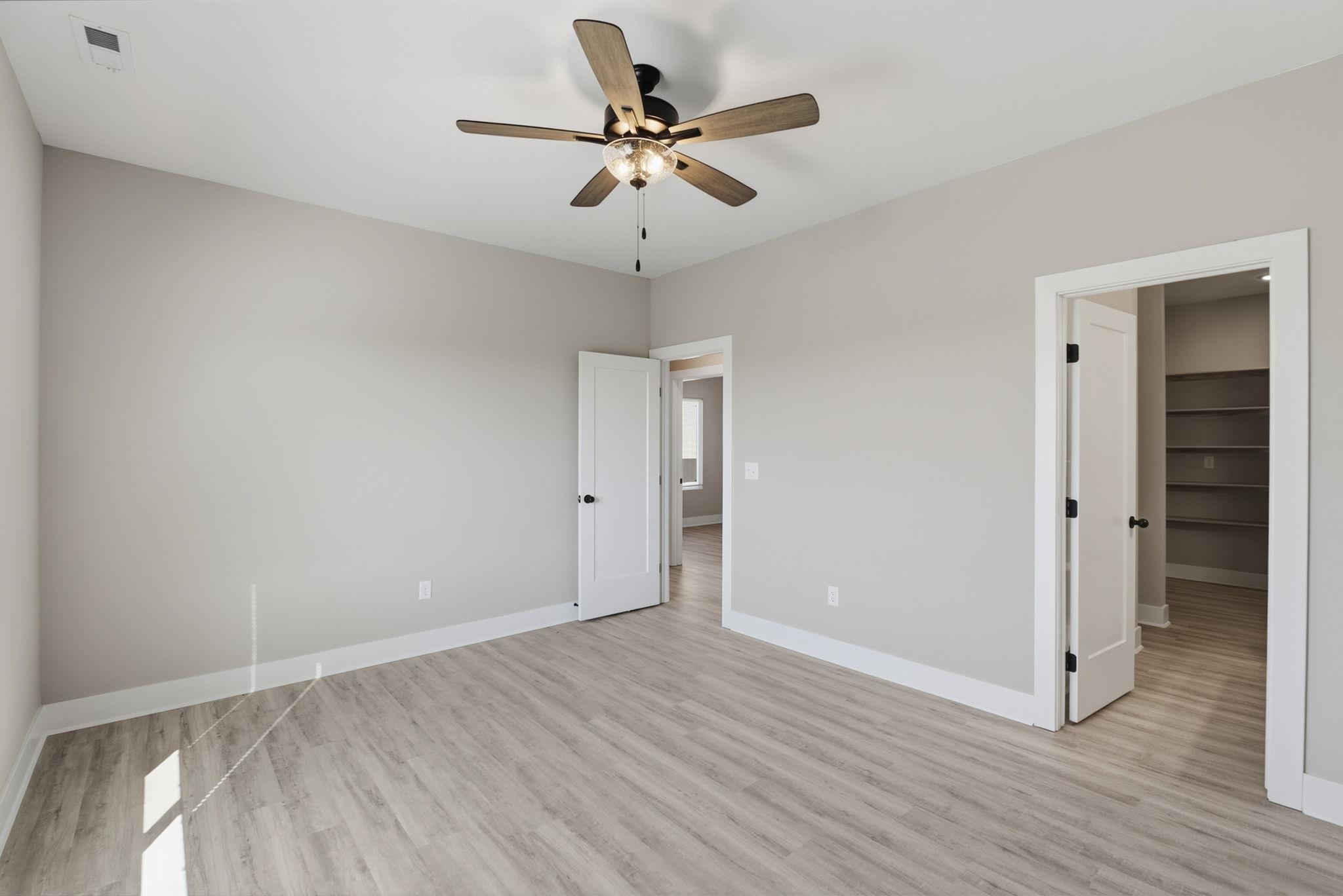 12827/12829 E Blake St. Property Photo 10