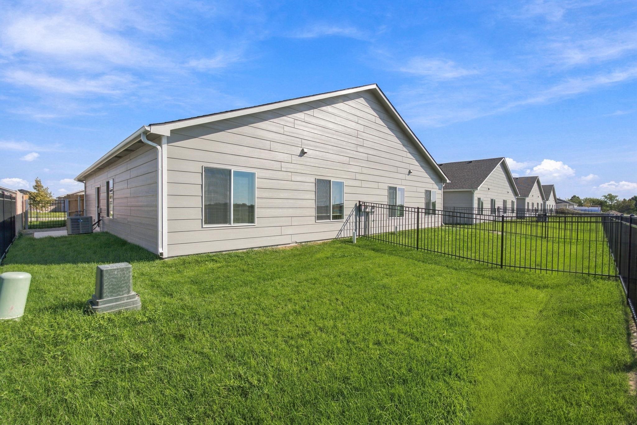 12827/12829 E Blake St. Property Photo 15