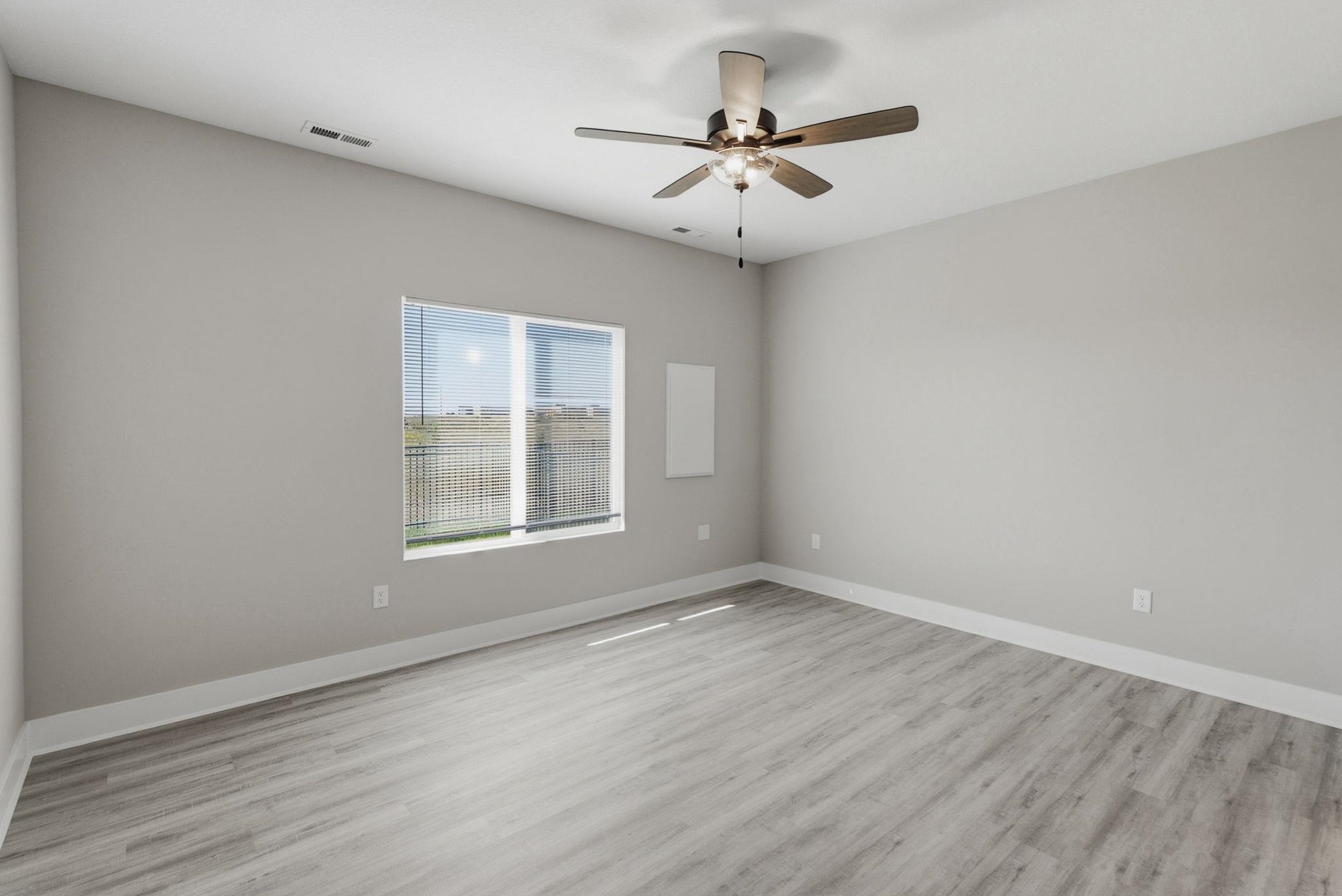 12827/12829 E Blake St. Property Photo 26