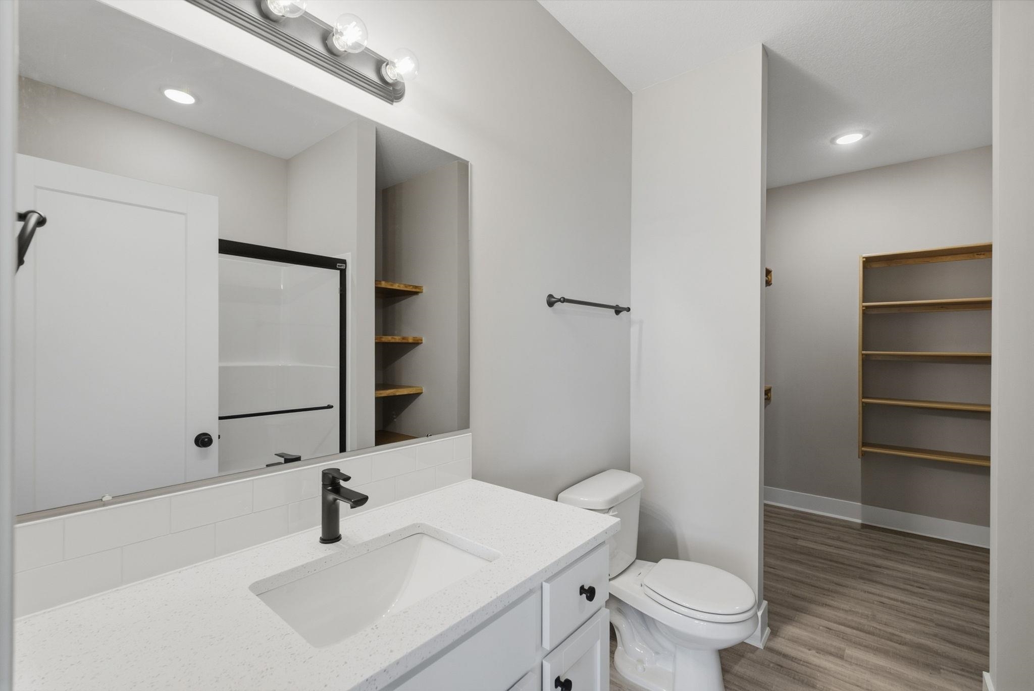 12827/12829 E Blake St. Property Photo 28