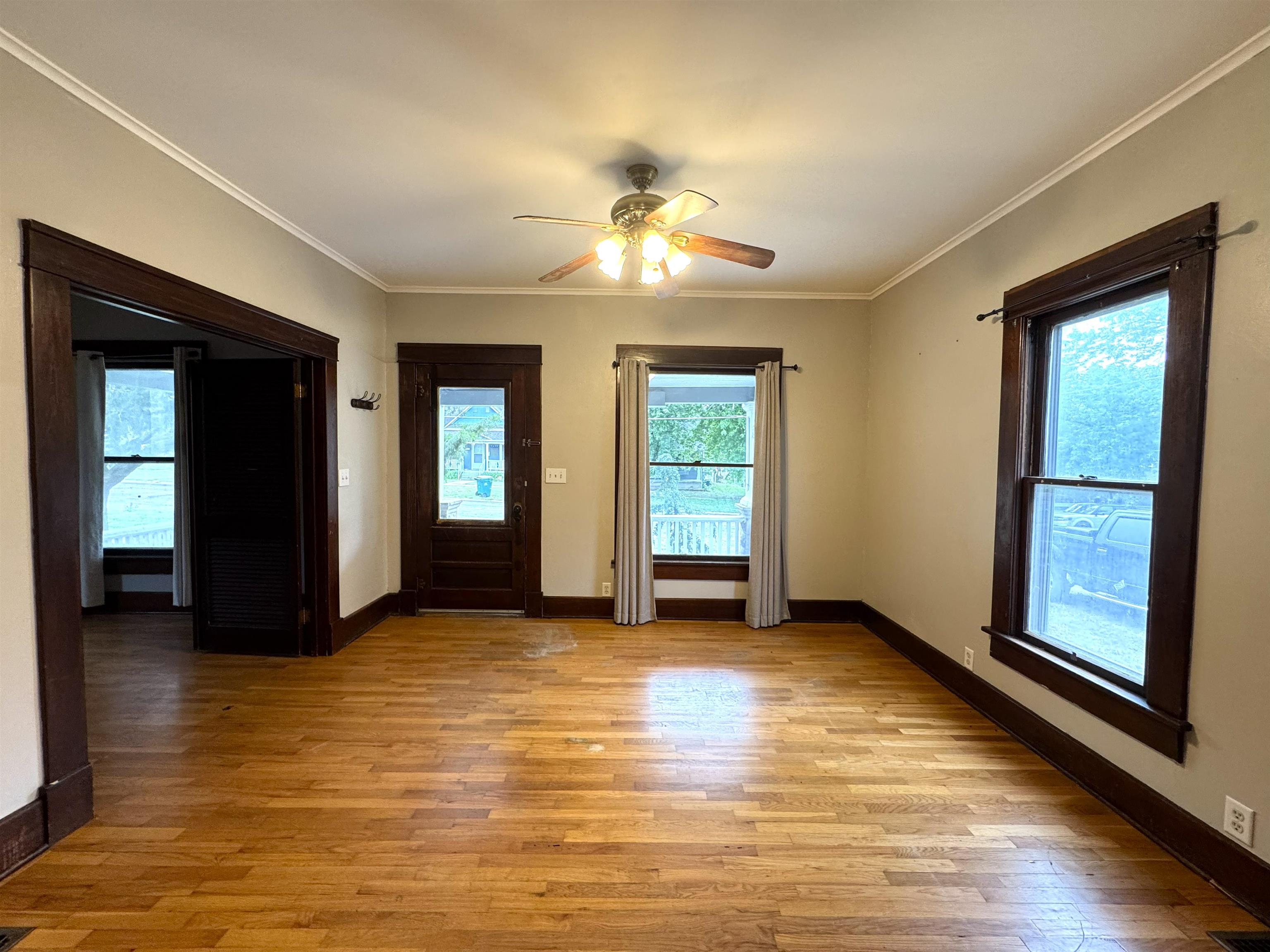 714 N Olive St Property Photo 2