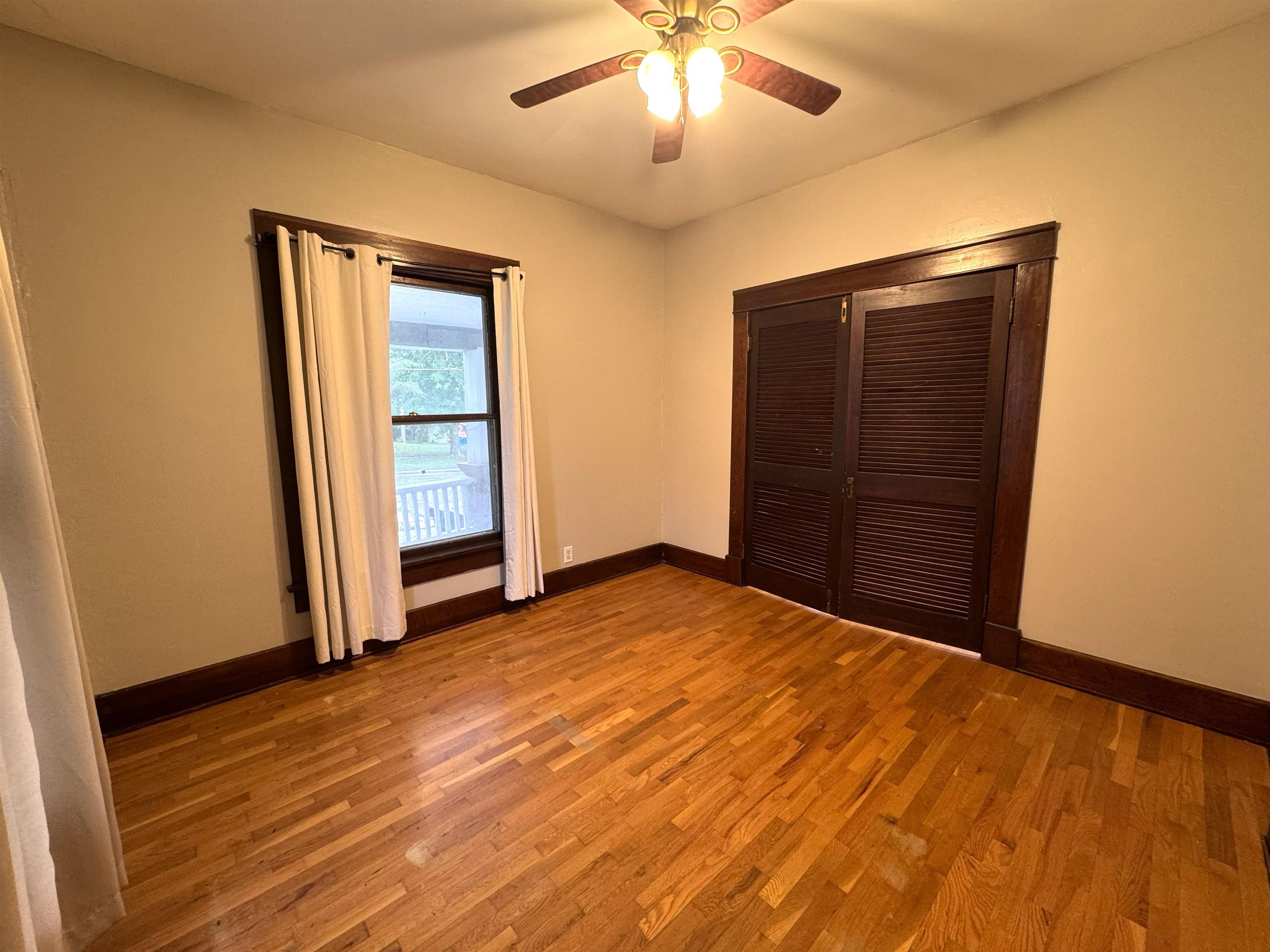 714 N Olive St Property Photo 3