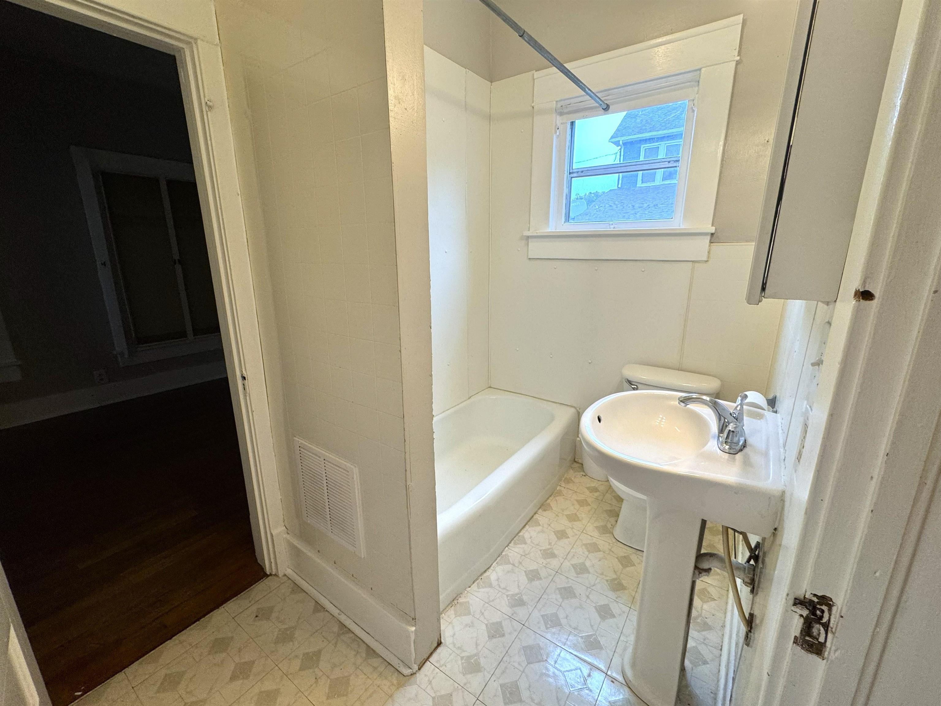 714 N Olive St Property Photo 8