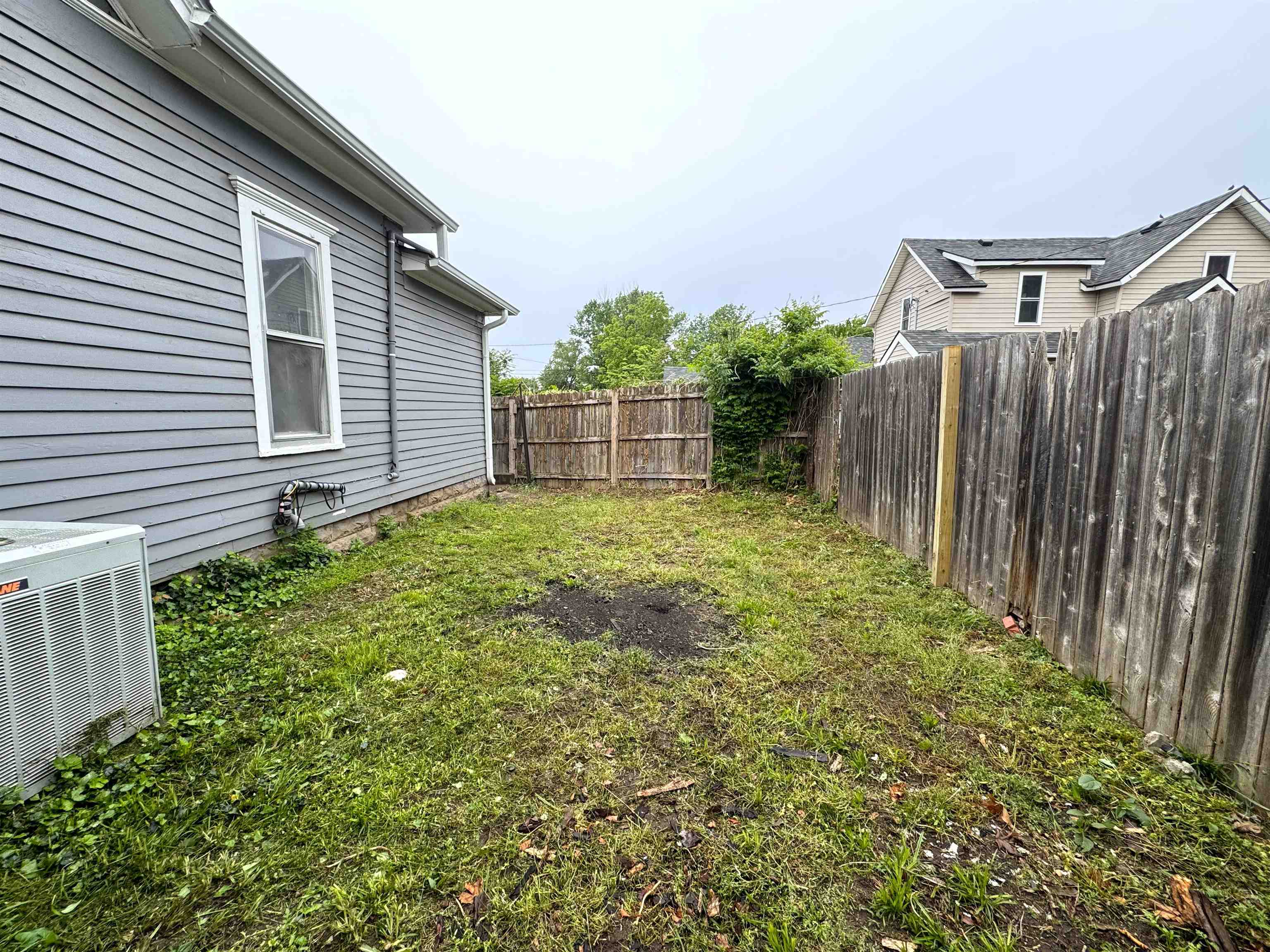 714 N Olive St Property Photo 23