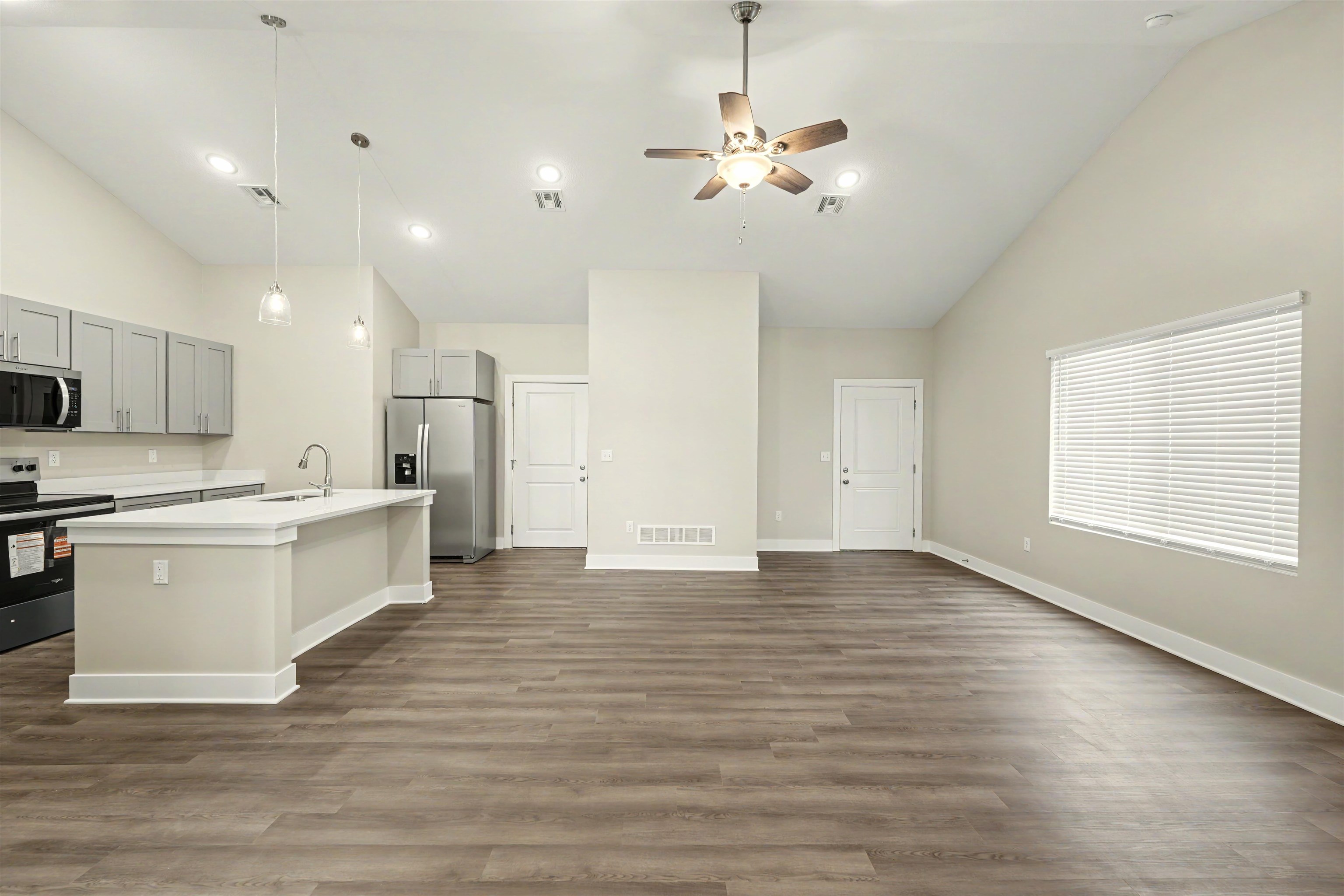 2723 Amelia Ln. Property Photo 4