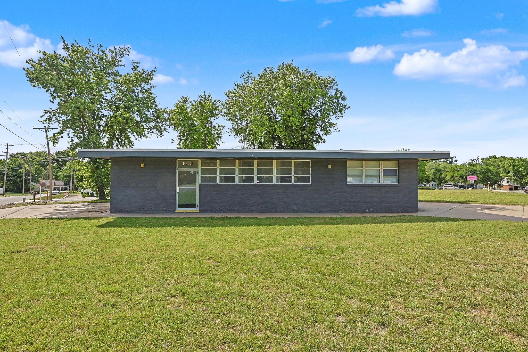 1601 State St. Property Photo 1