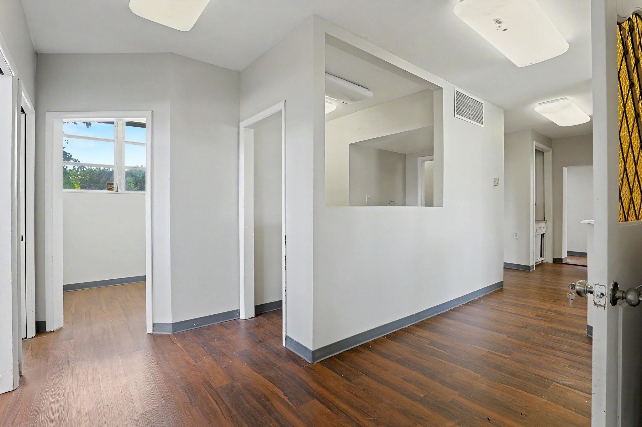 1601 State St. Property Photo 6