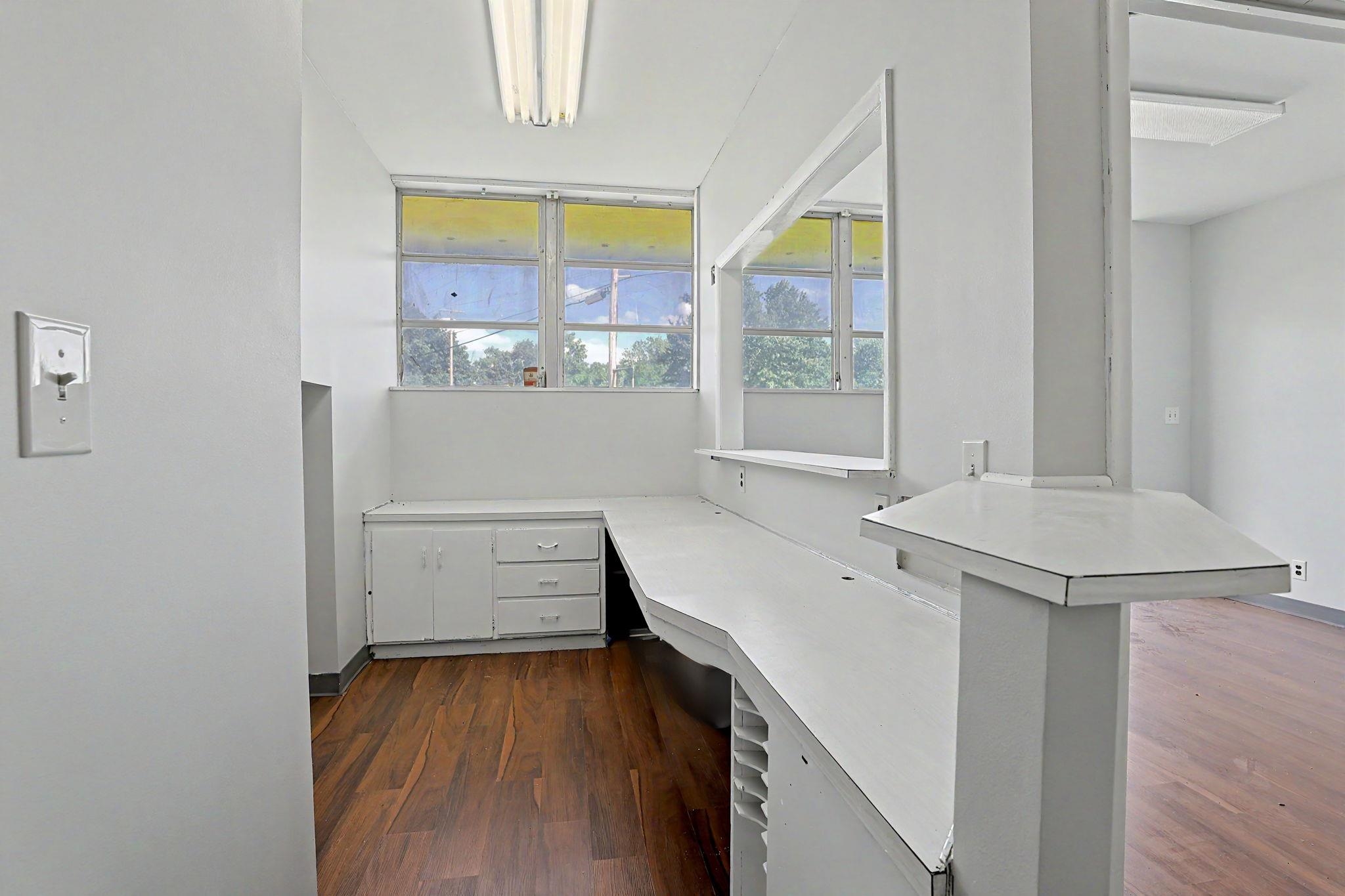1601 State St. Property Photo 8