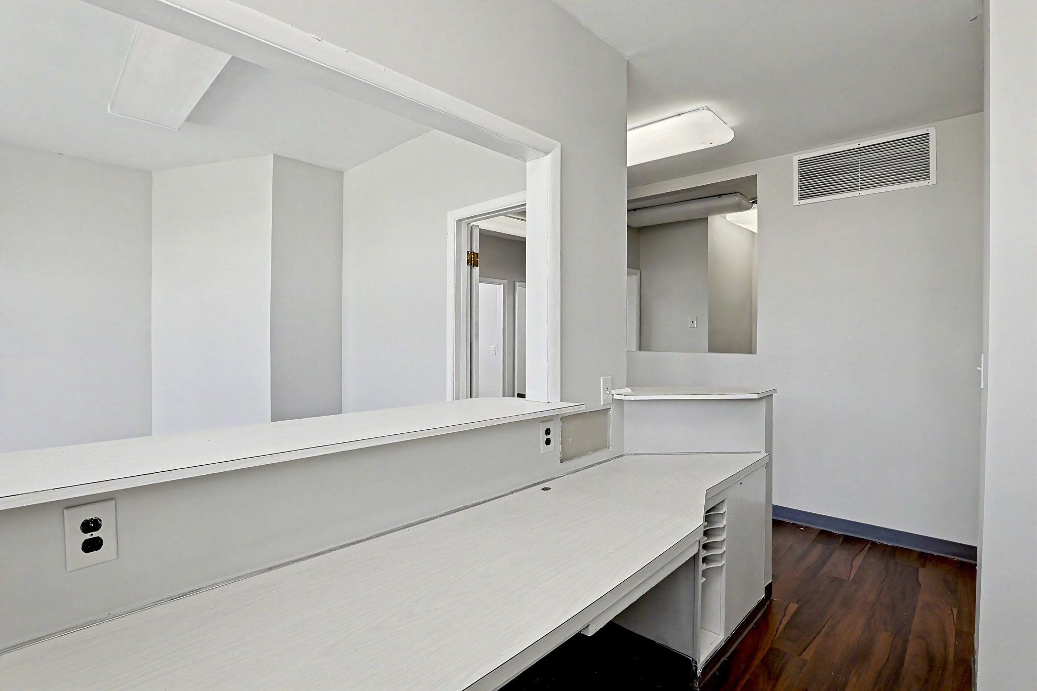 1601 State St. Property Photo 10