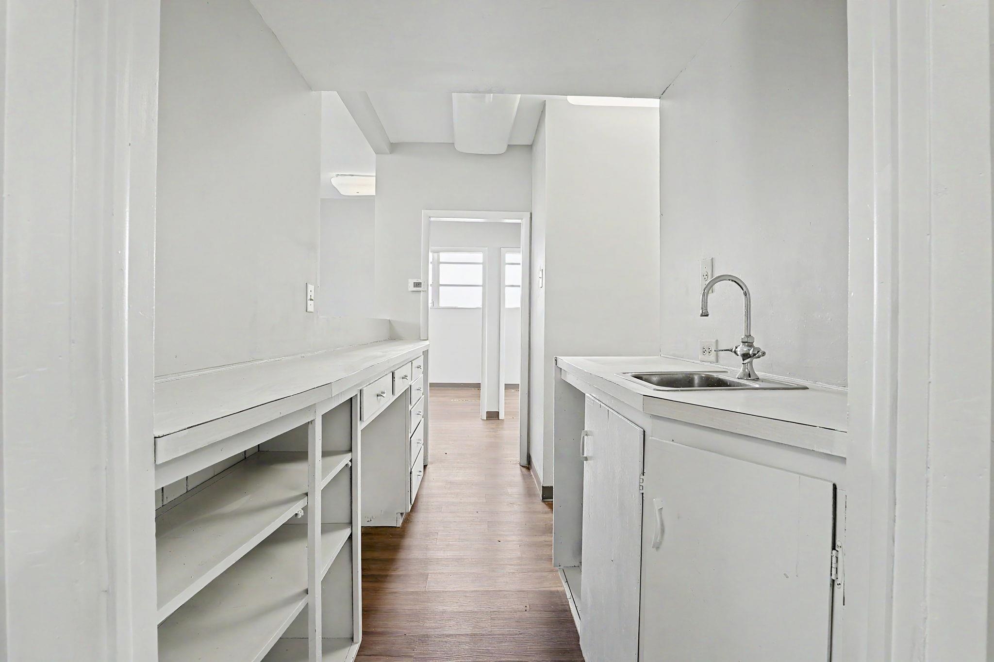 1601 State St. Property Photo 17